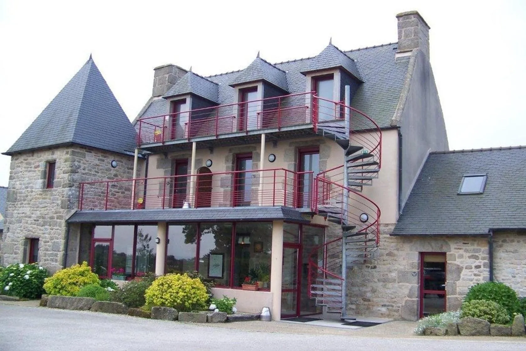 Facade/entrance in Domaine de Kerzuat