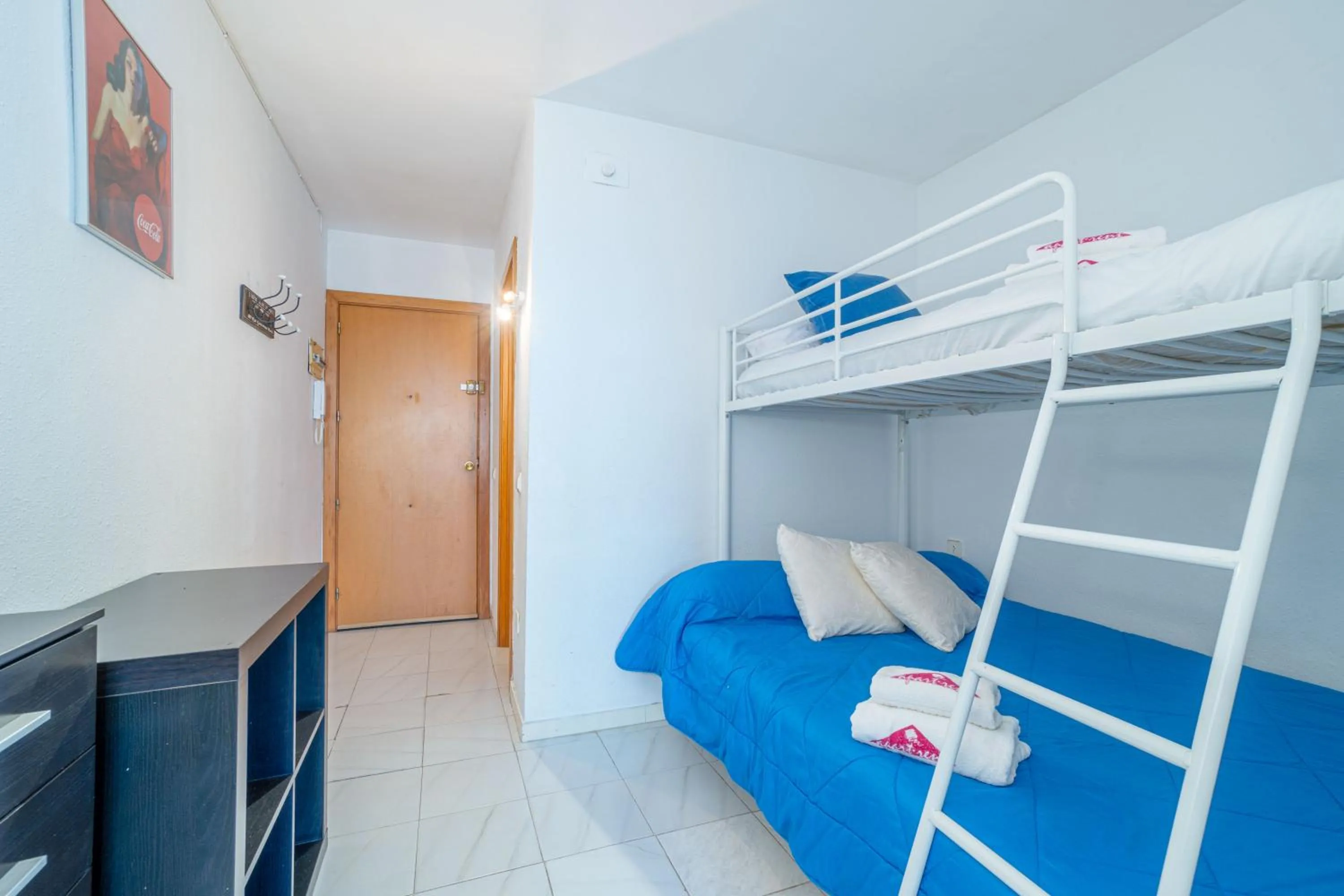 bunk bed, Bed in Basic Comfort Studio Miami 7º 0111