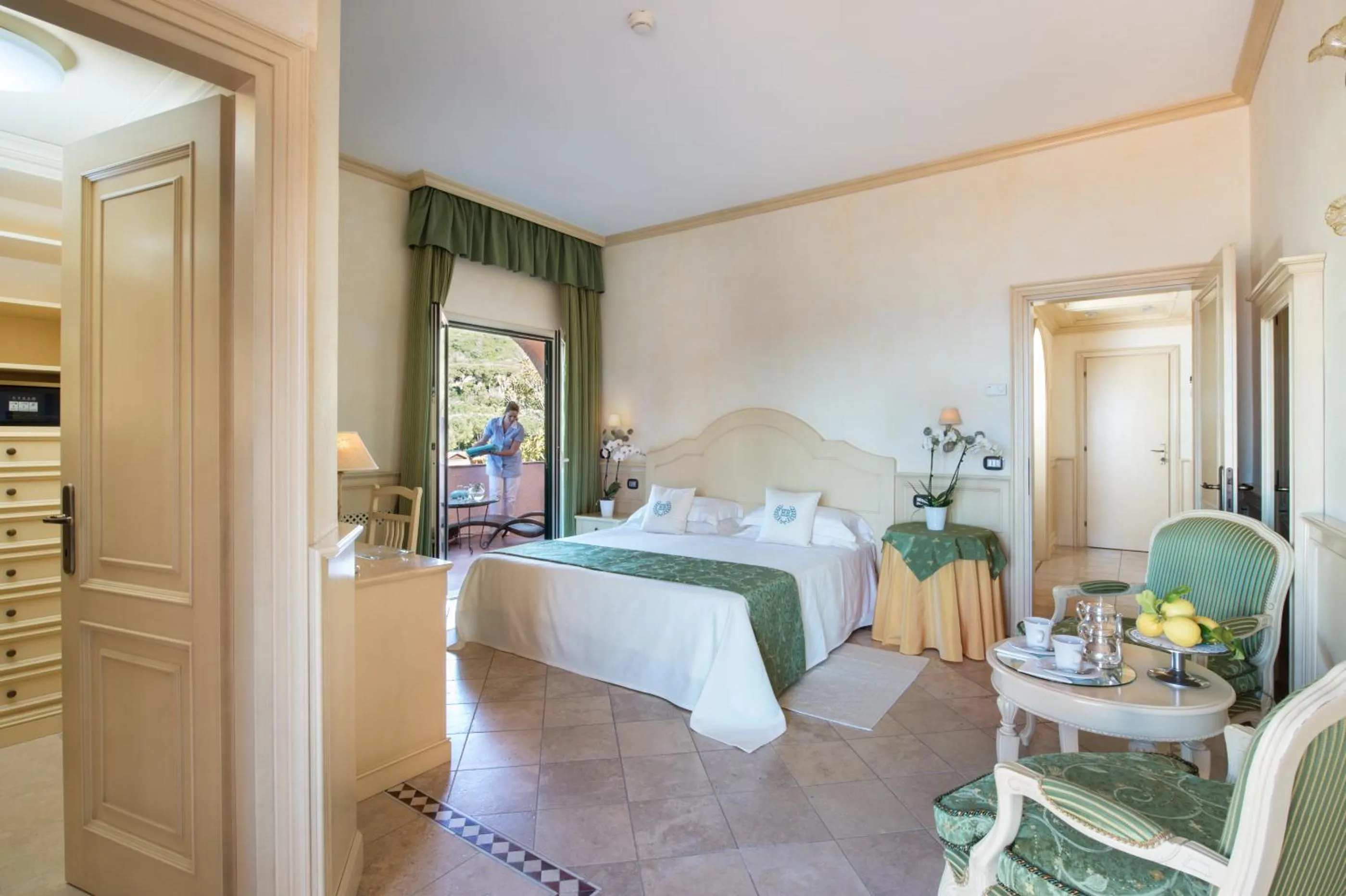 Photo of the whole room, Bed in Hotel Hermitage