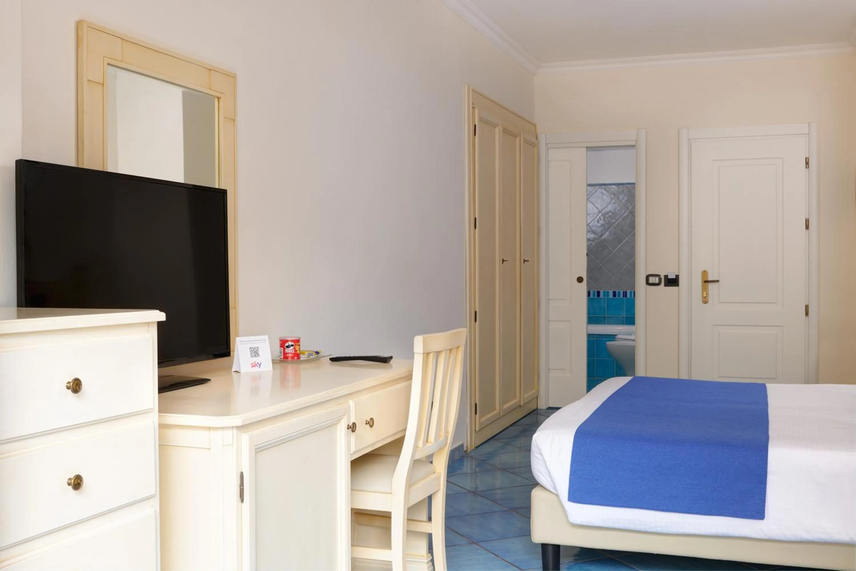 TV and multimedia, Bed in Hotel Hermitage