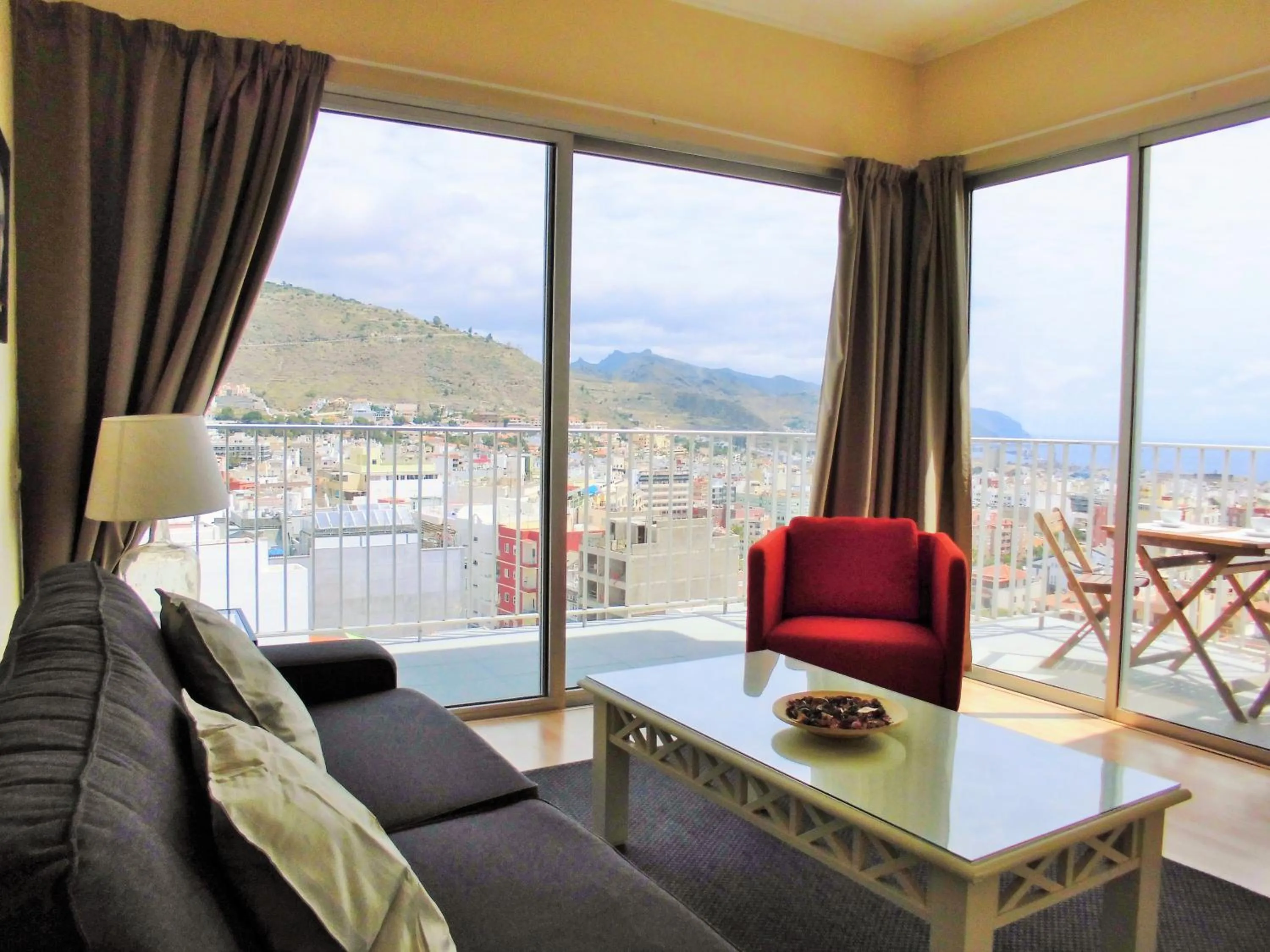 Day in Apartamentos Bruja