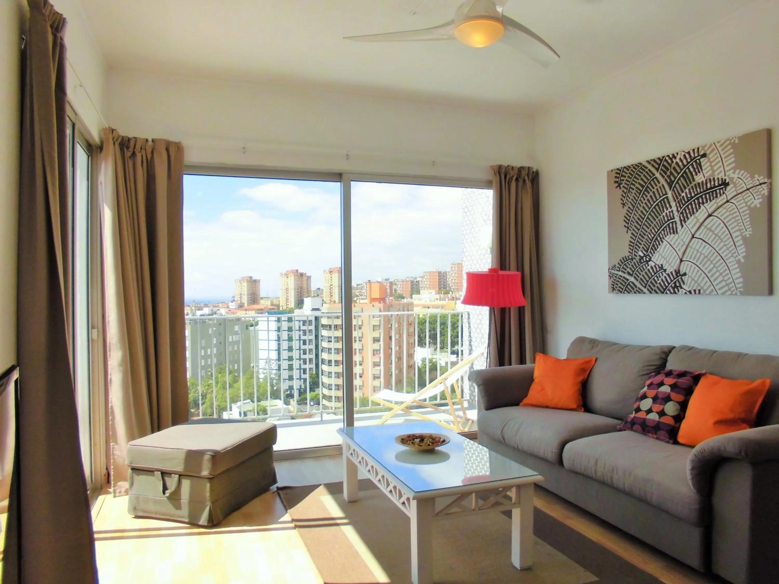 Day in Apartamentos Bruja