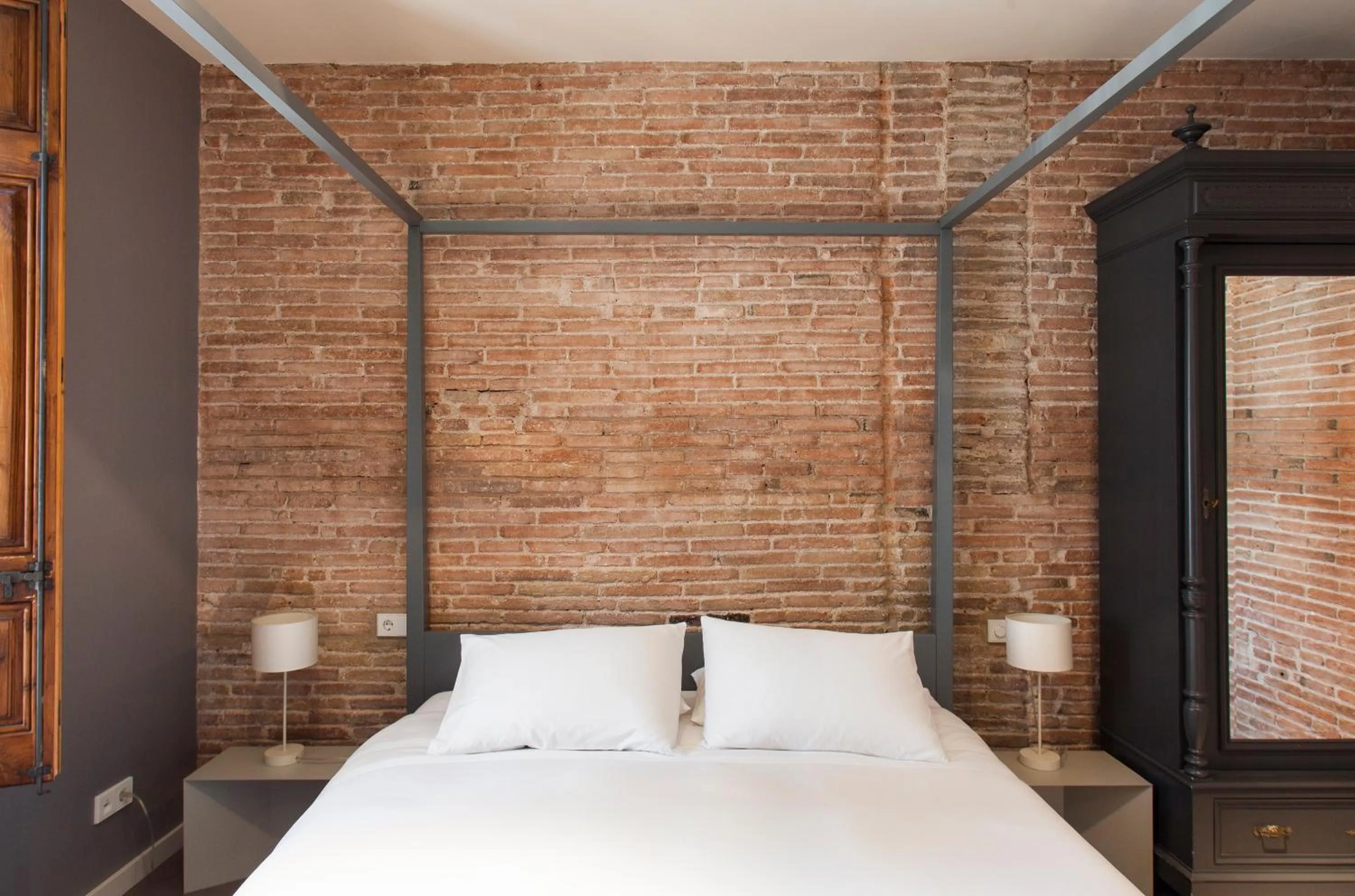 Bed in DestinationBCN Universitat Apartments