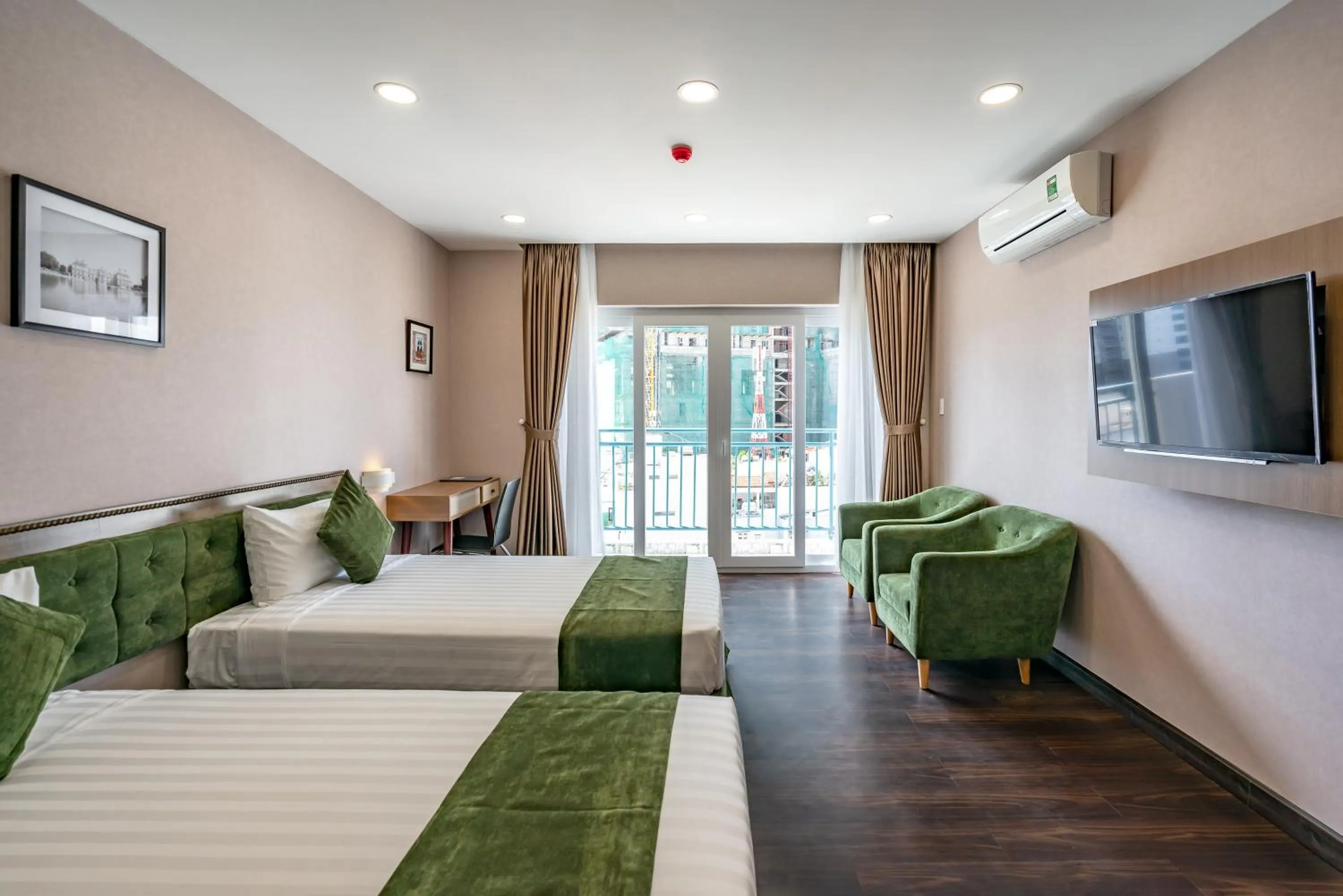 Bed in Emerald Central