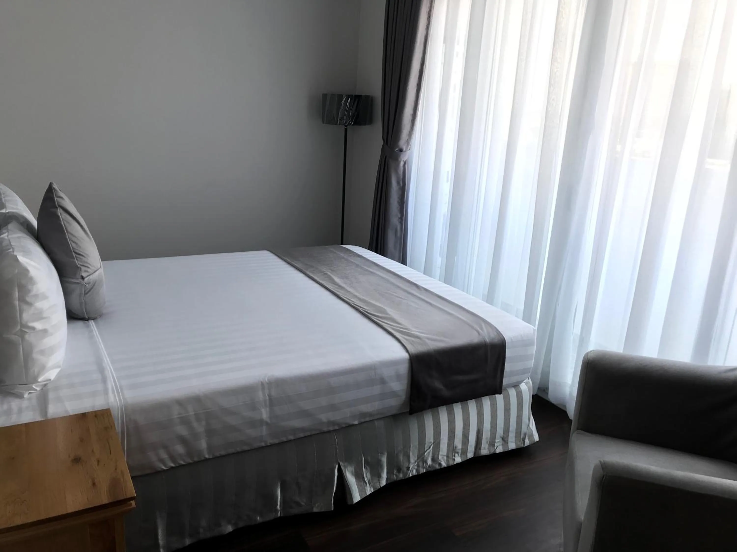 Bed in Emerald Central