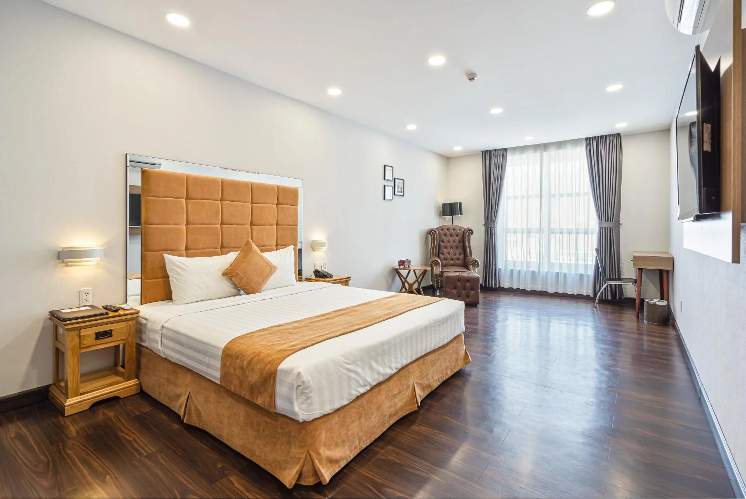 Bed in Emerald Central