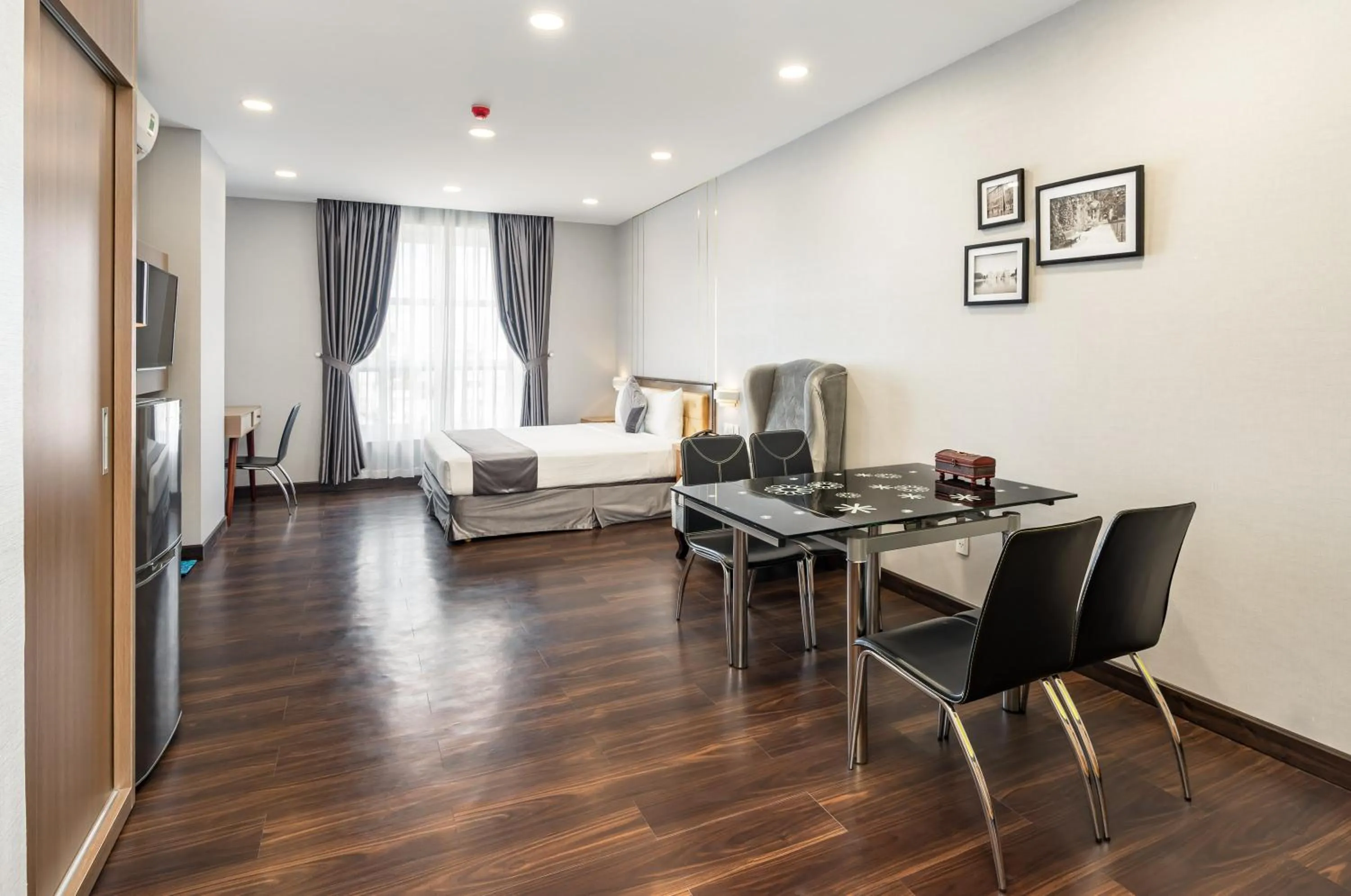 Bed in Emerald Central