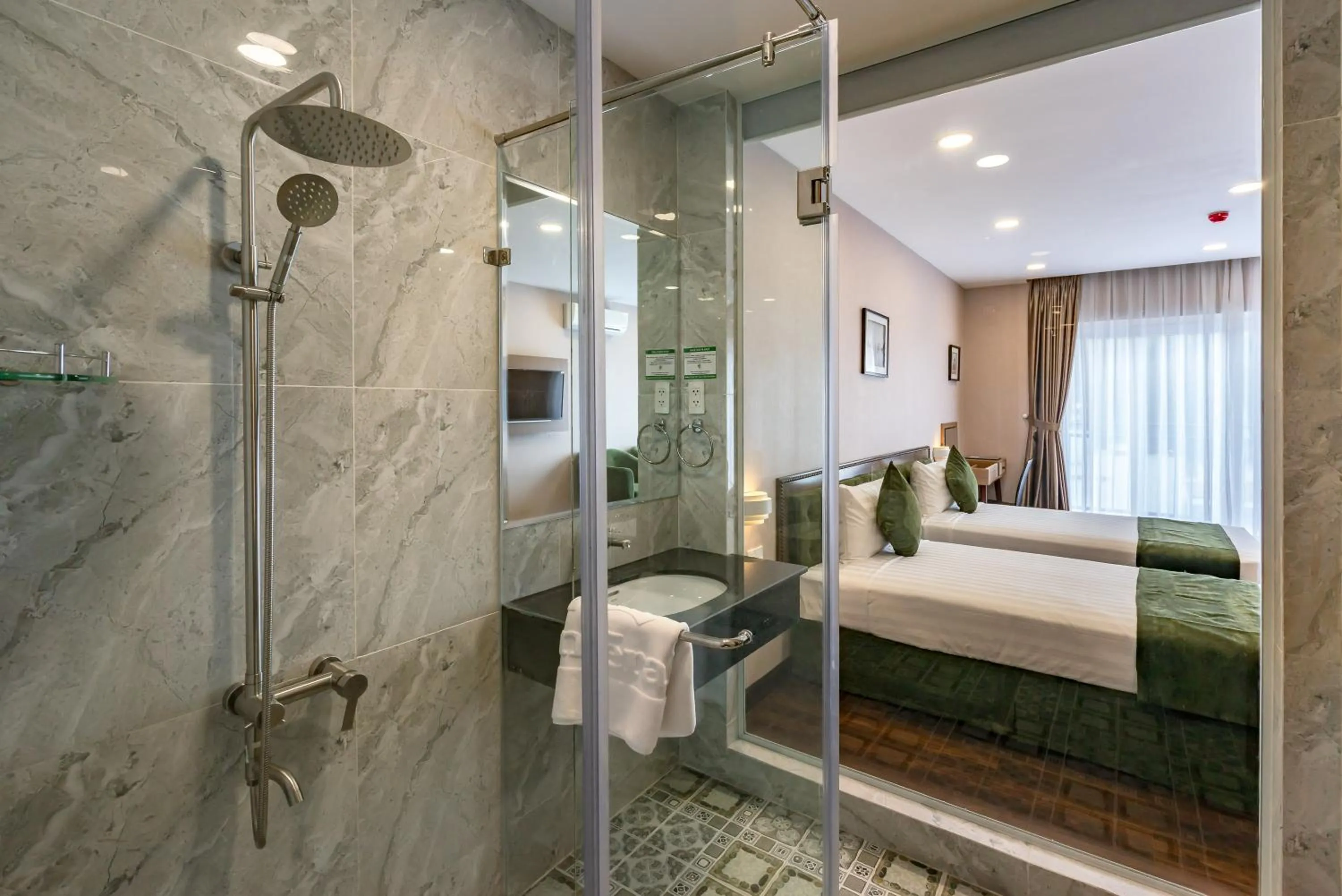 Bed in Emerald Central