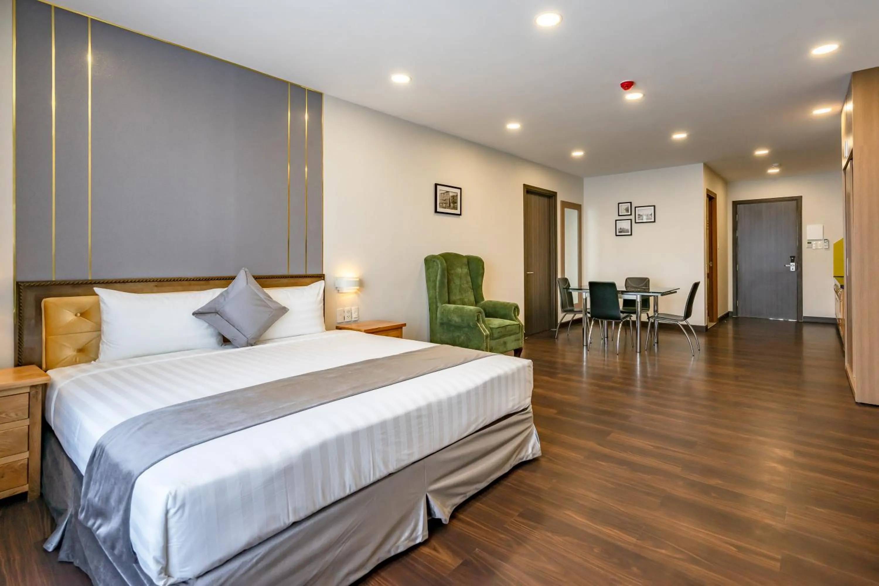 Bed in Emerald Central