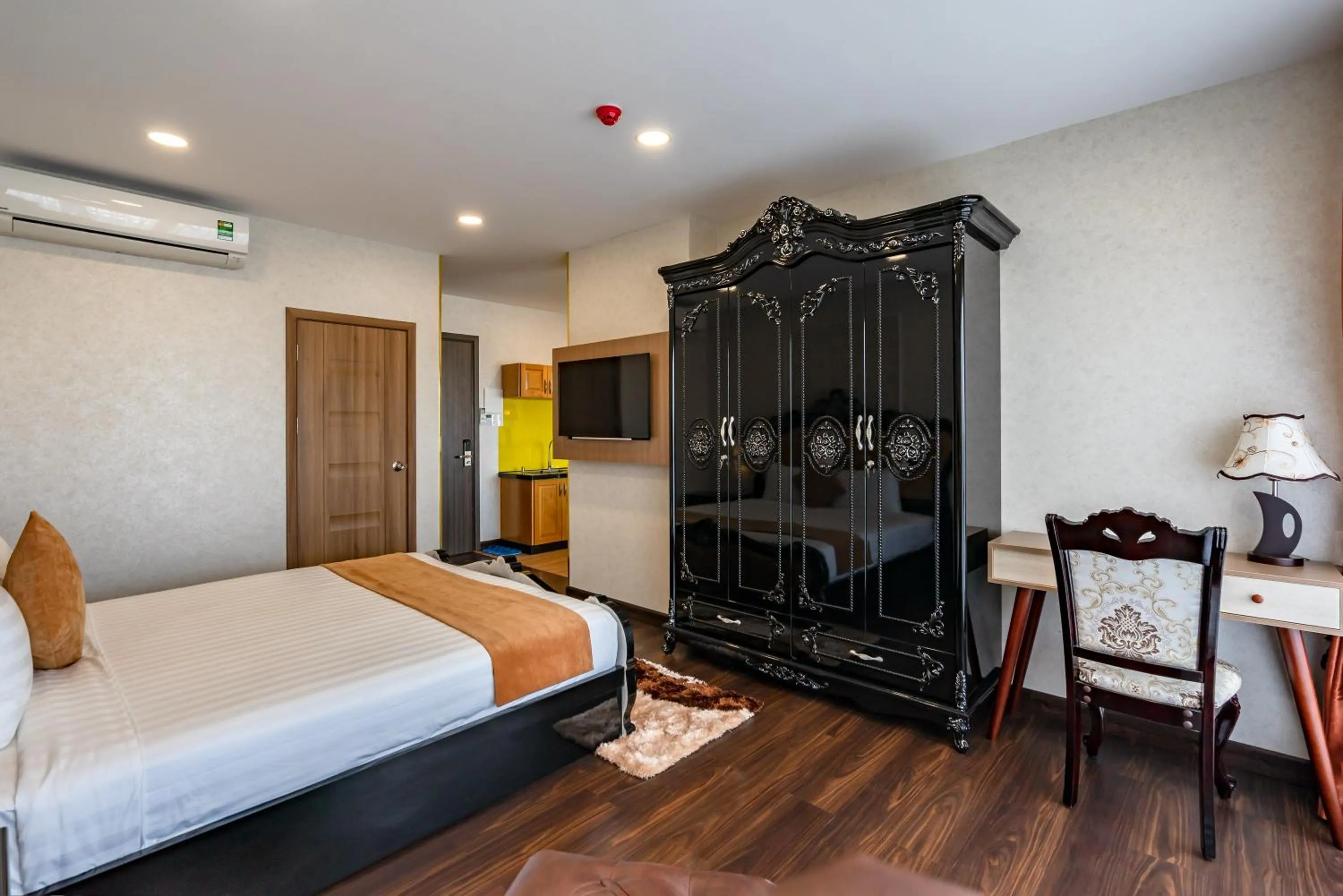 Bed in Emerald Central