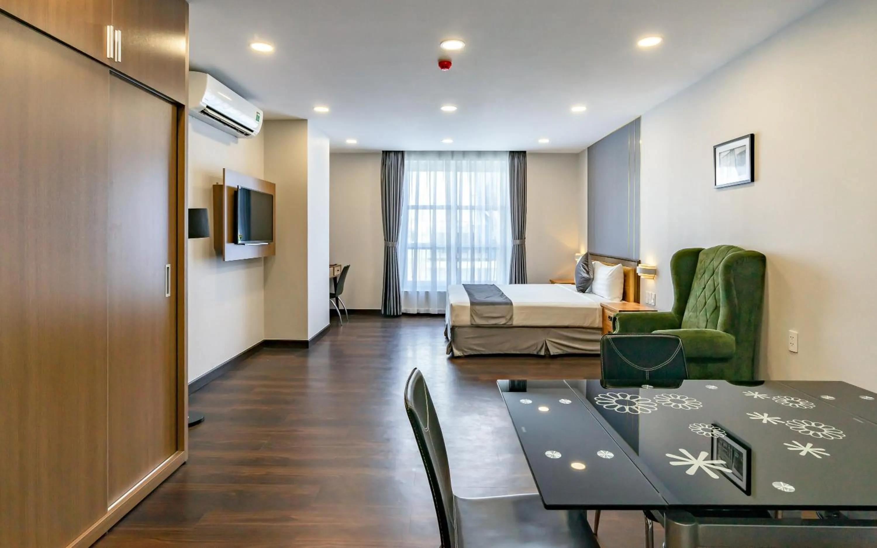 Bed in Emerald Central