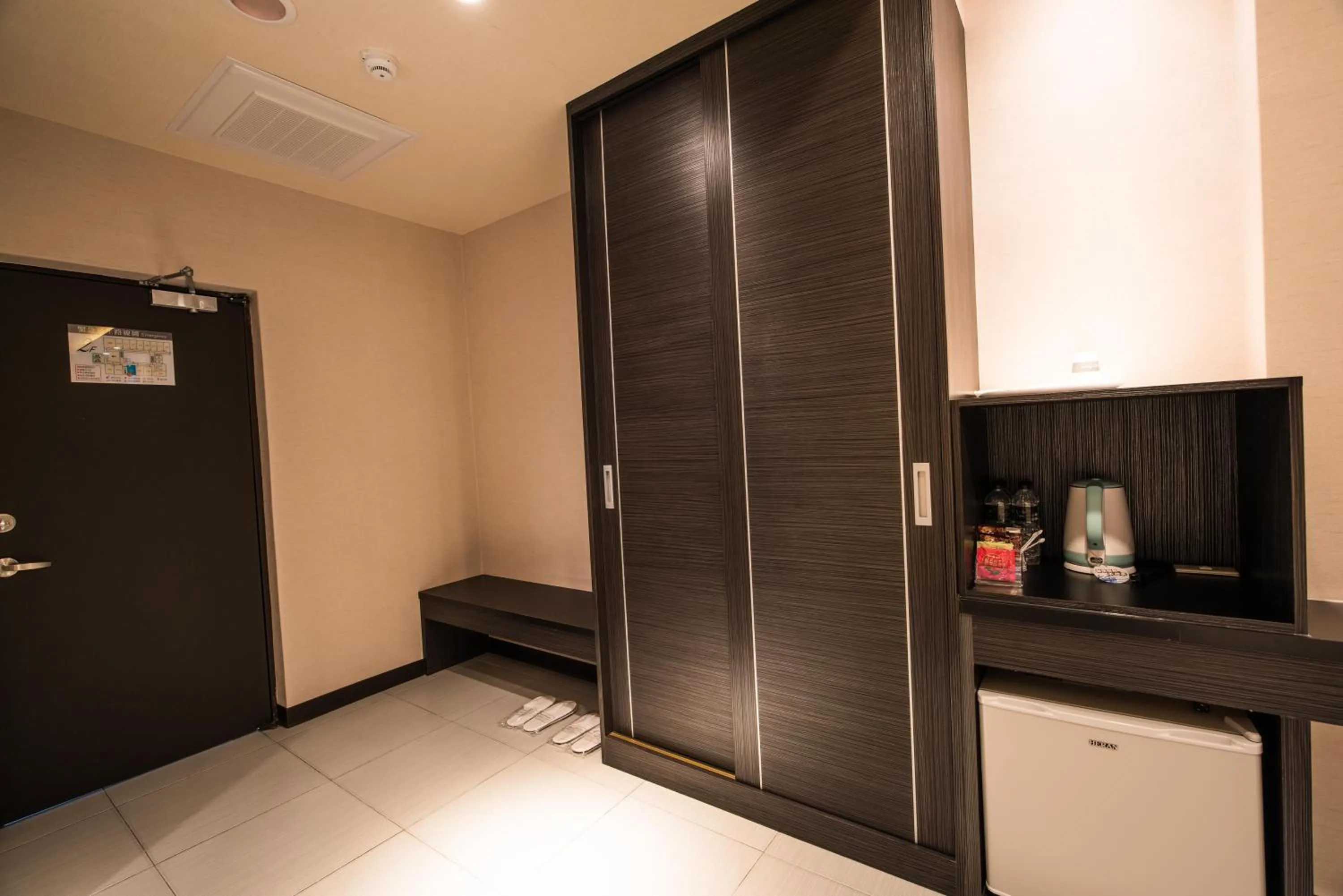 Photo of the whole room in Dongdaemun Boutique Hotel