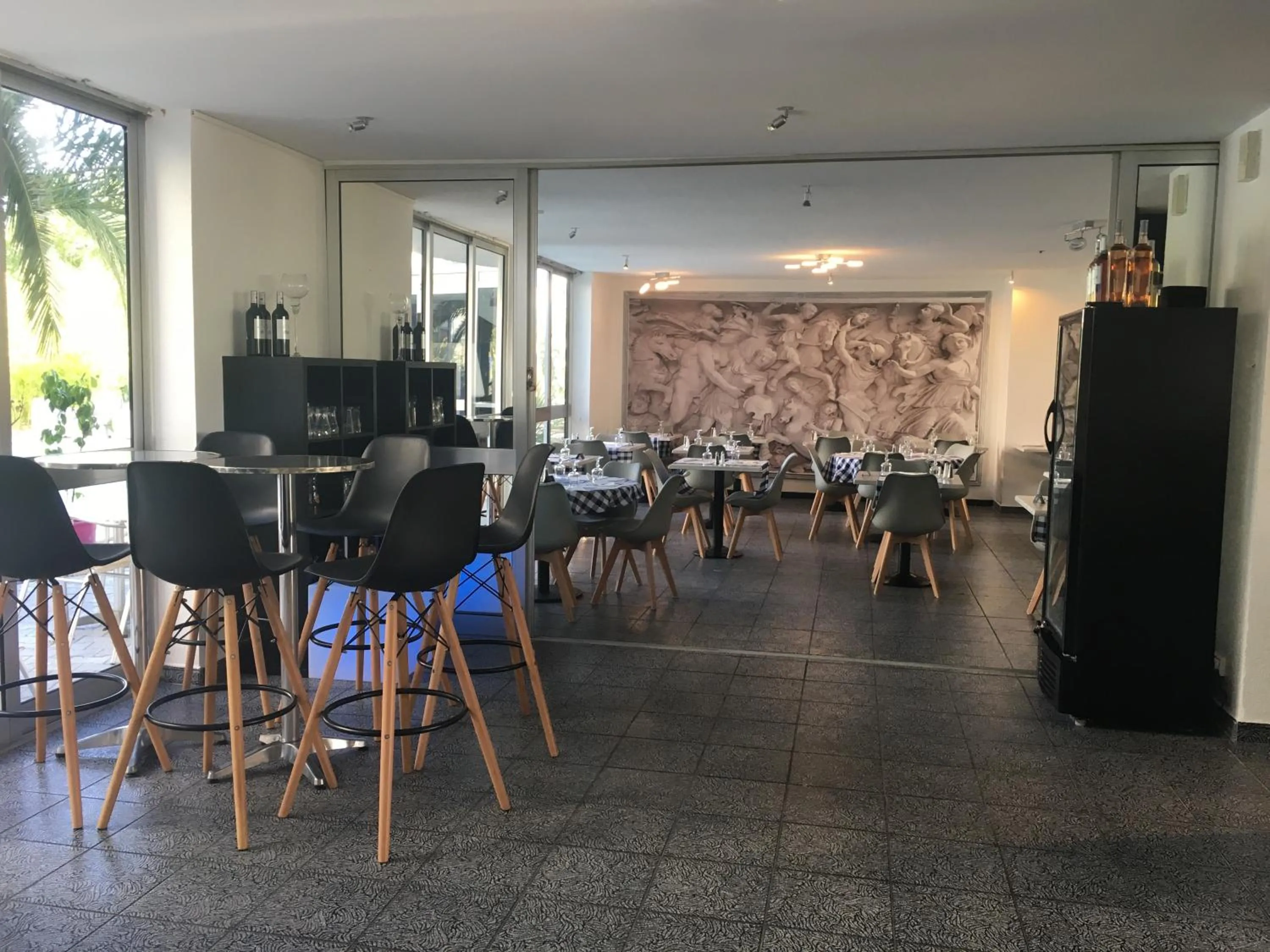 Restaurant/places to eat in Hotel La Clé