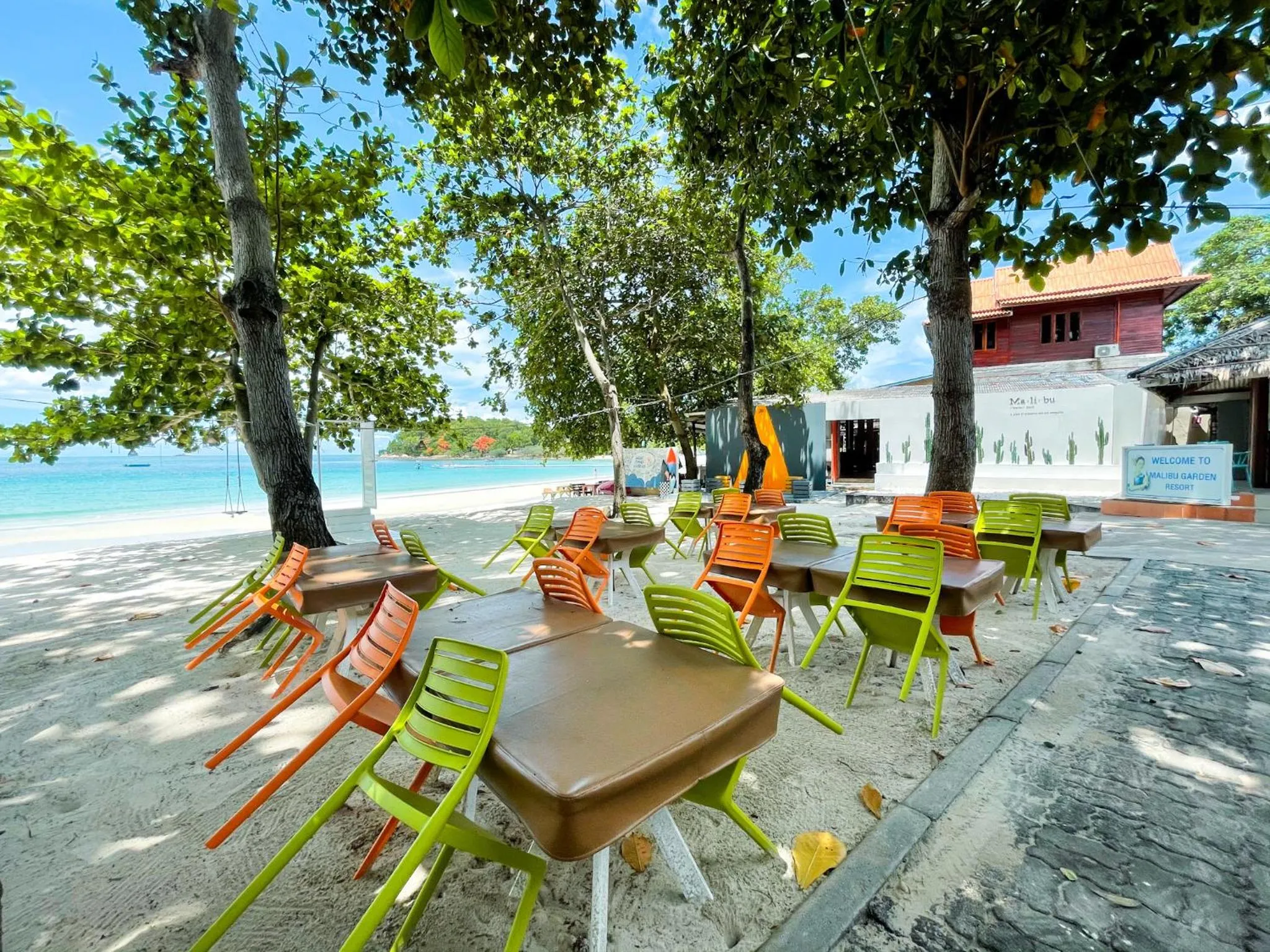 Restaurant/places to eat in Malibu Samed Resort