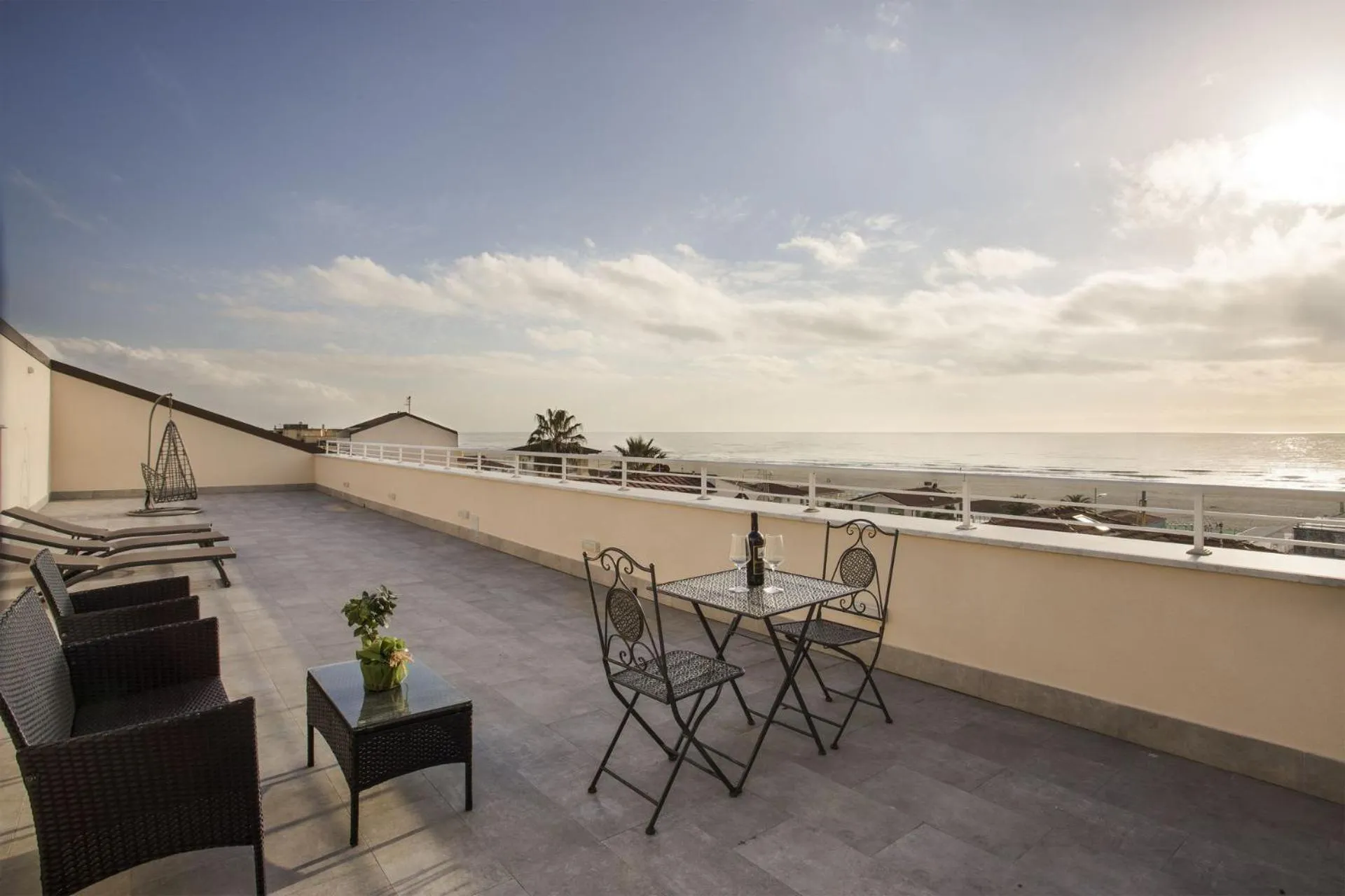 Patio in Hotel Nuovo Tirreno