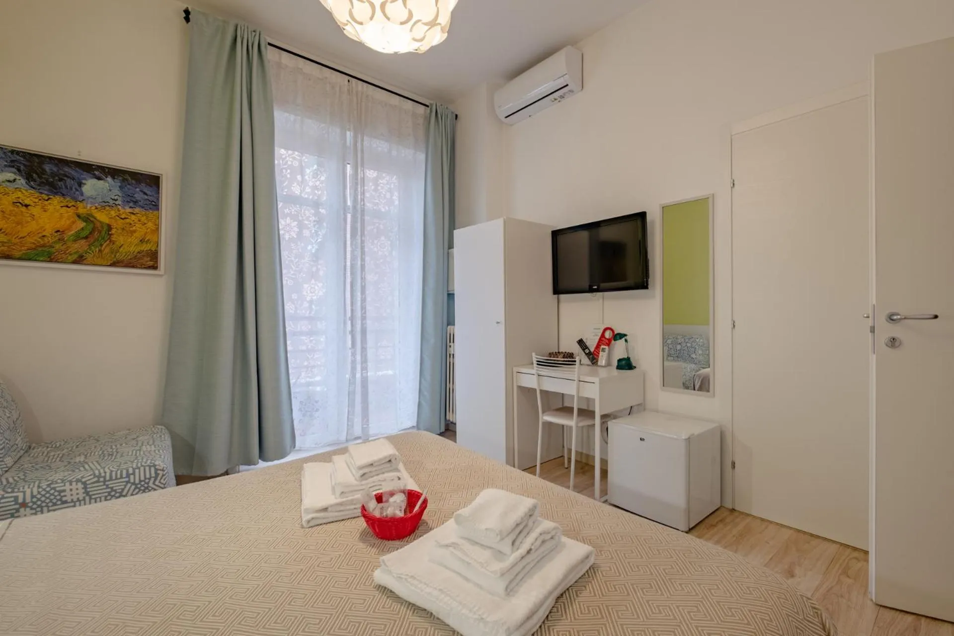 Bed in Damiani & Sister Guesthouse