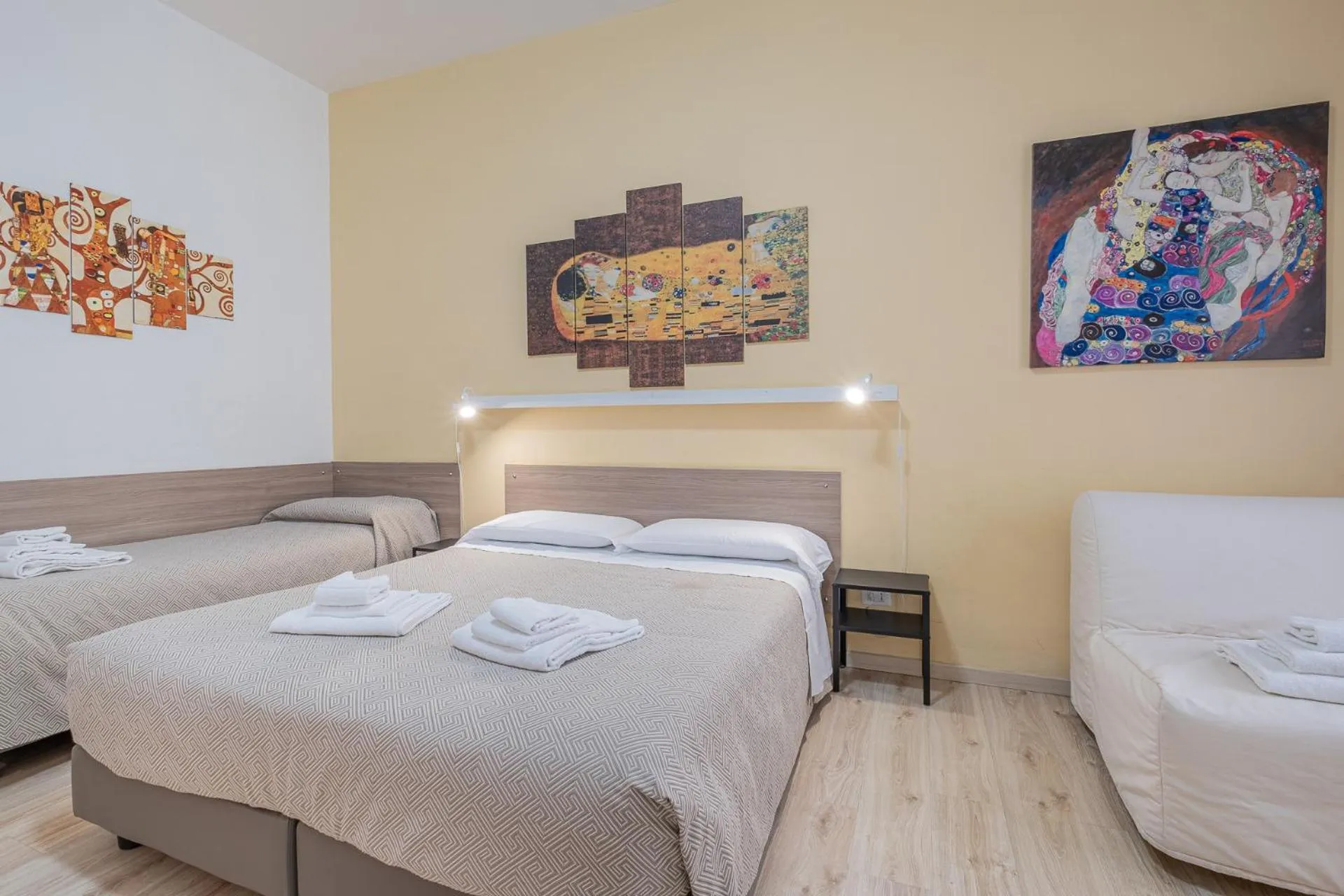 Bed in Damiani & Sister Guesthouse