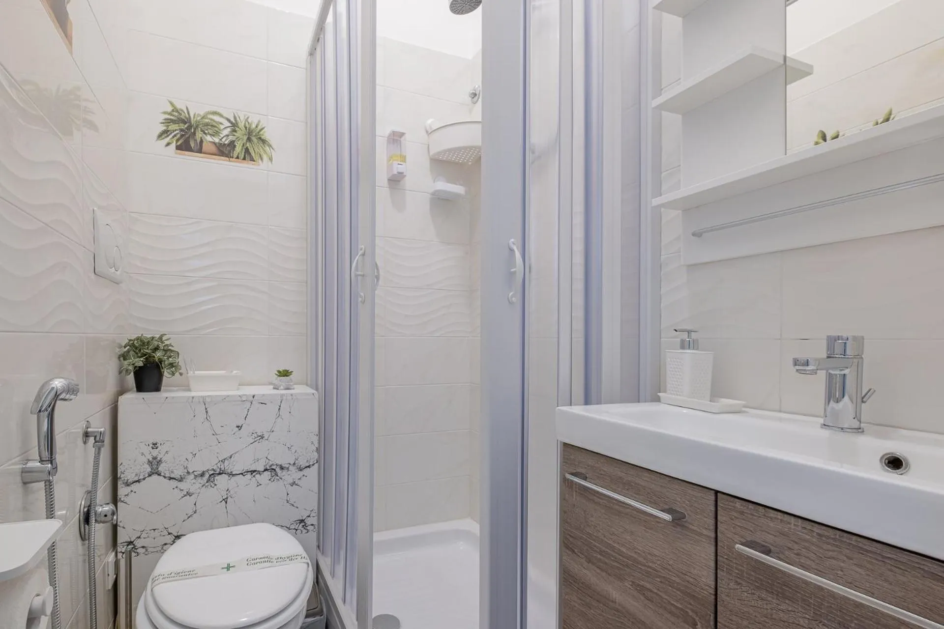 Damiani & Sister Guesthouse