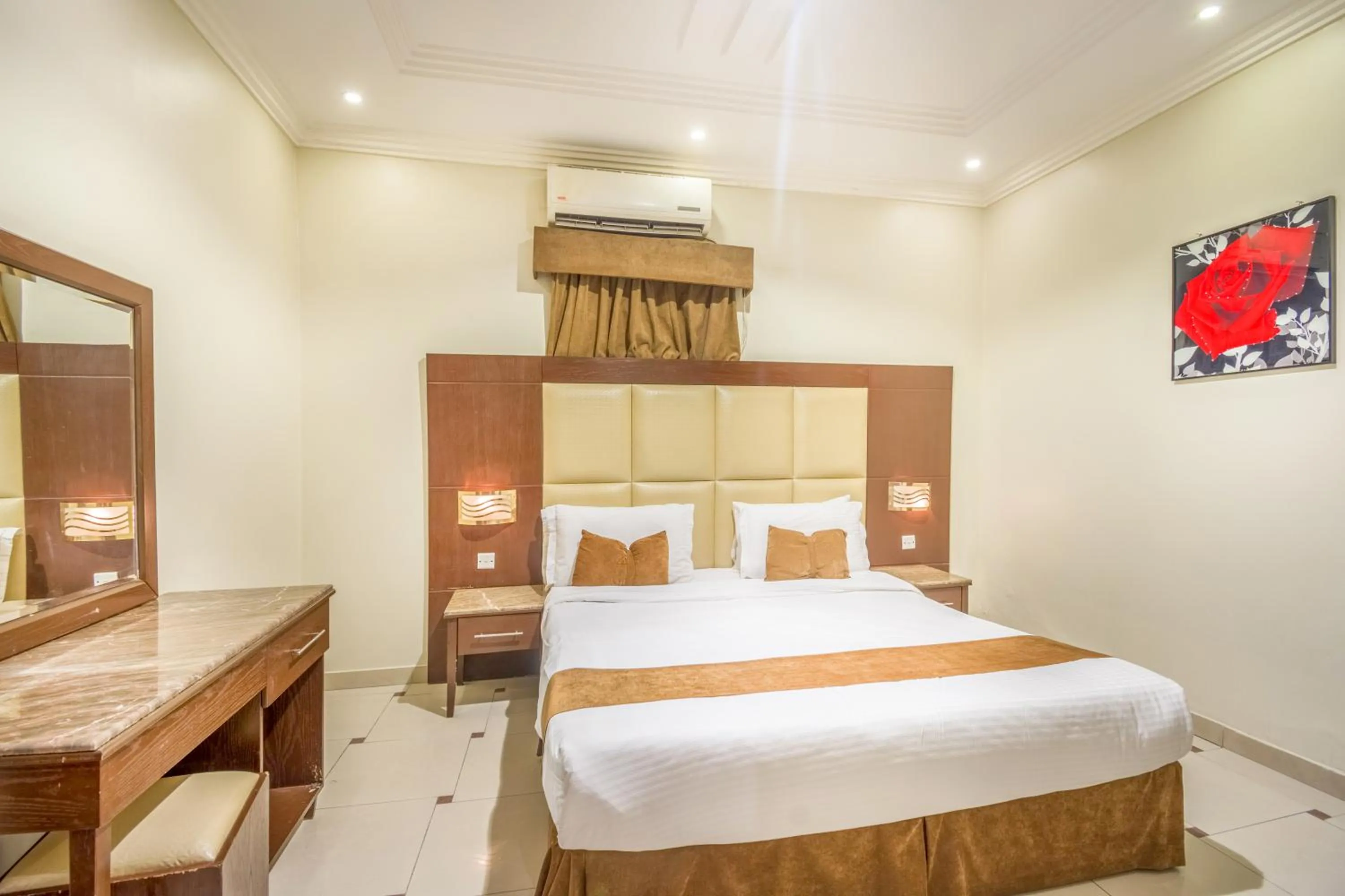 Bedroom, Bed in Al Muhaidb Hotel Apartments 24