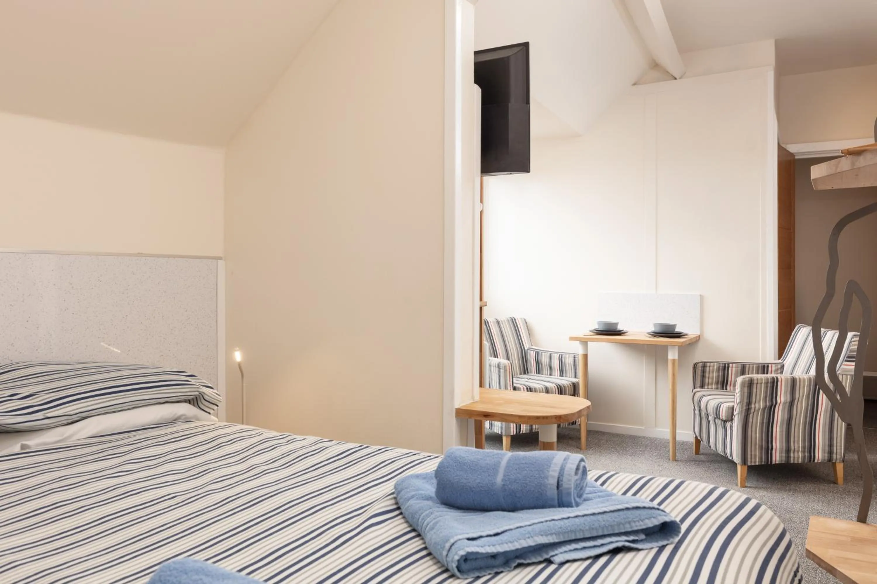 Bed in Silver Street Suites