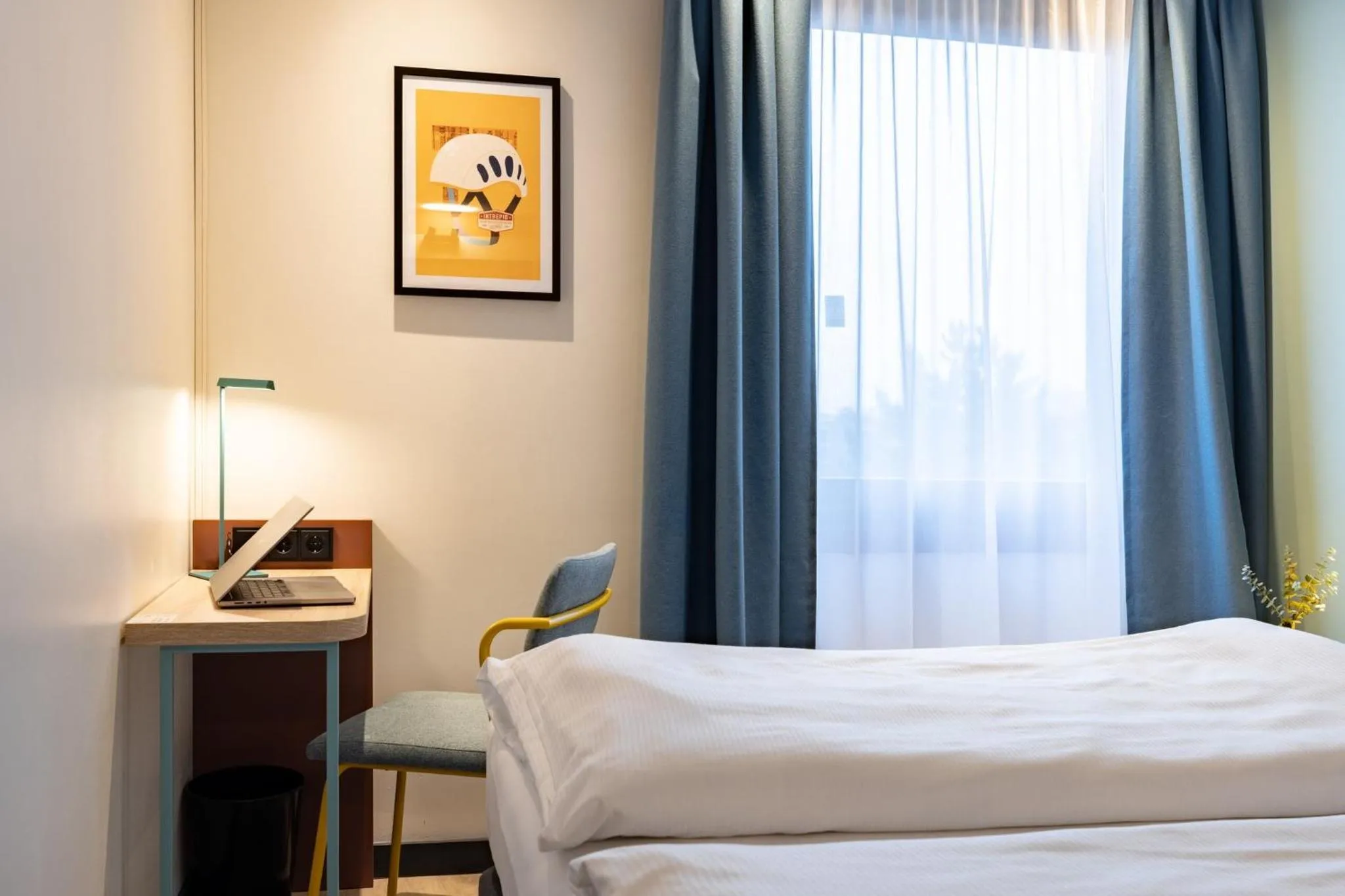 Photo of the whole room, Bed in Garner Hotel Osnabrück by IHG