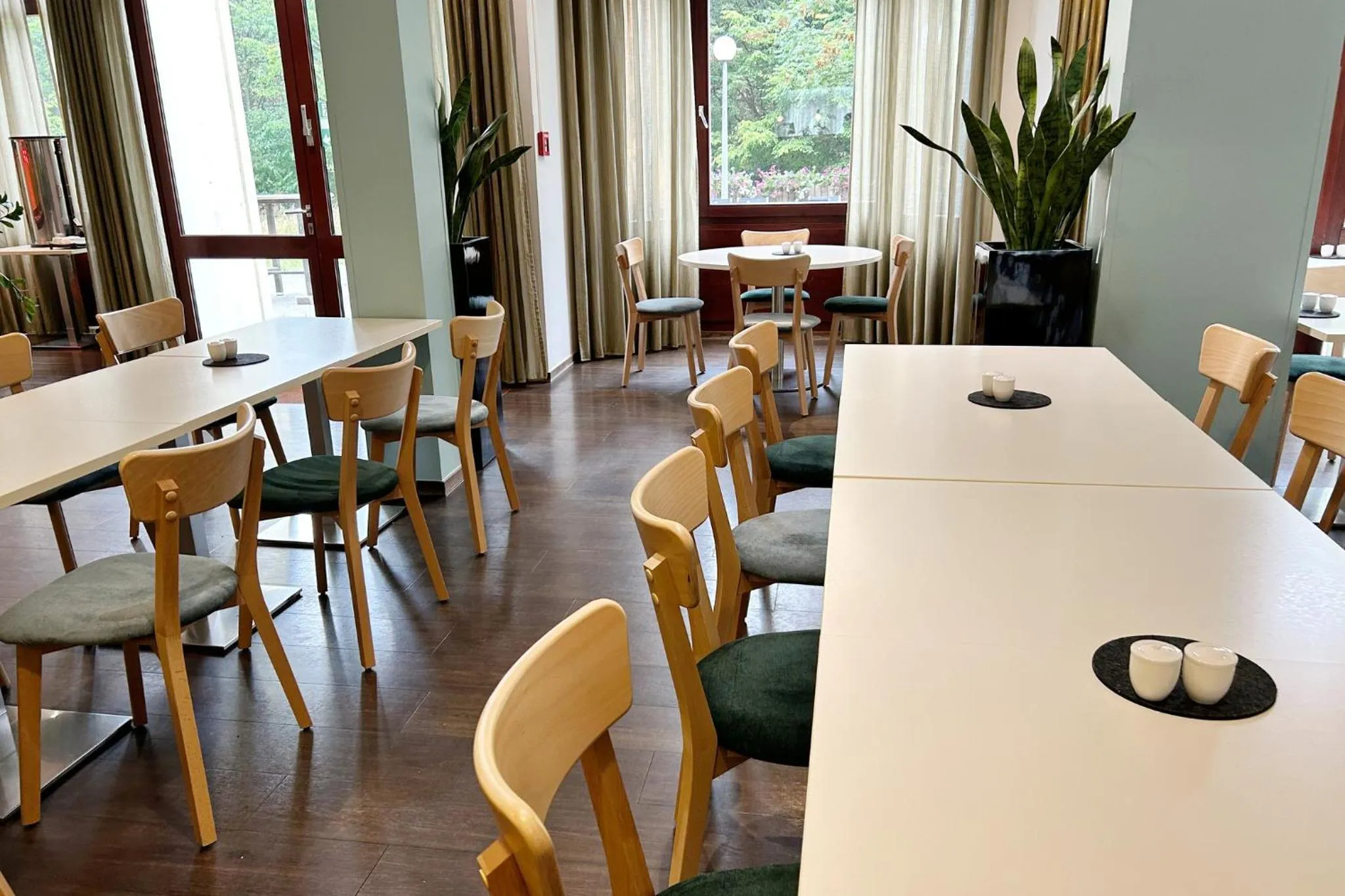 Breakfast in Garner Hotel Osnabrück by IHG