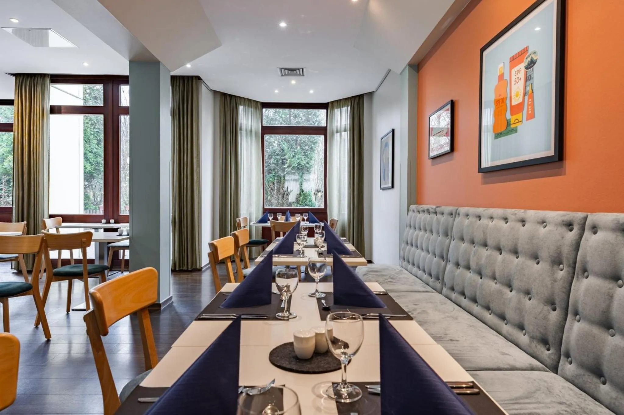 Restaurant/places to eat in Garner Hotel Osnabrück by IHG