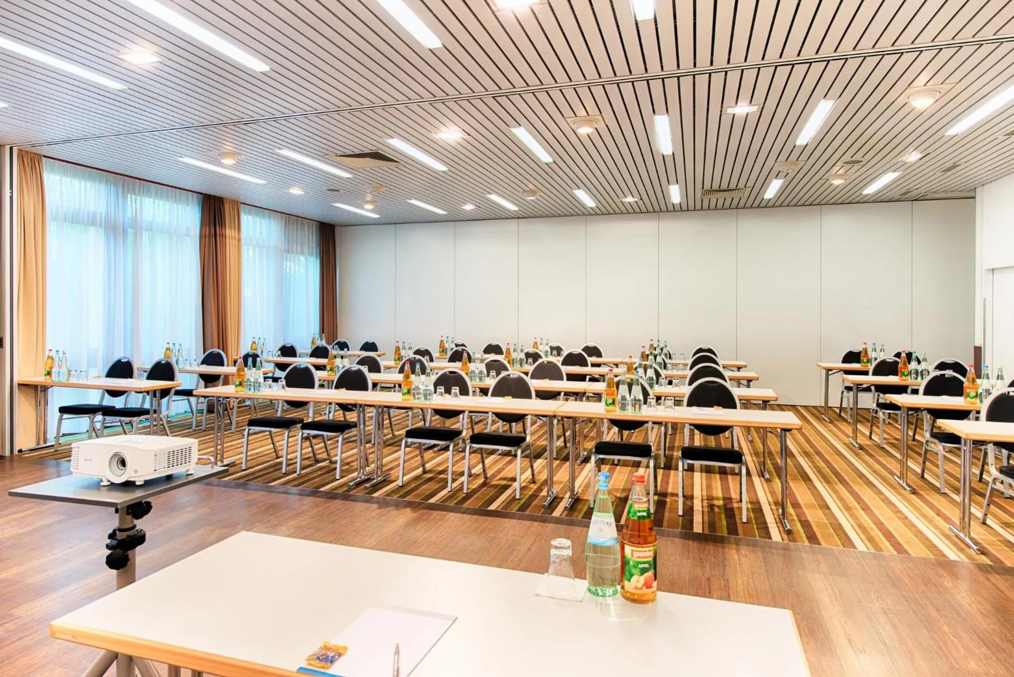 Meeting/conference room in Garner Hotel Osnabrück by IHG