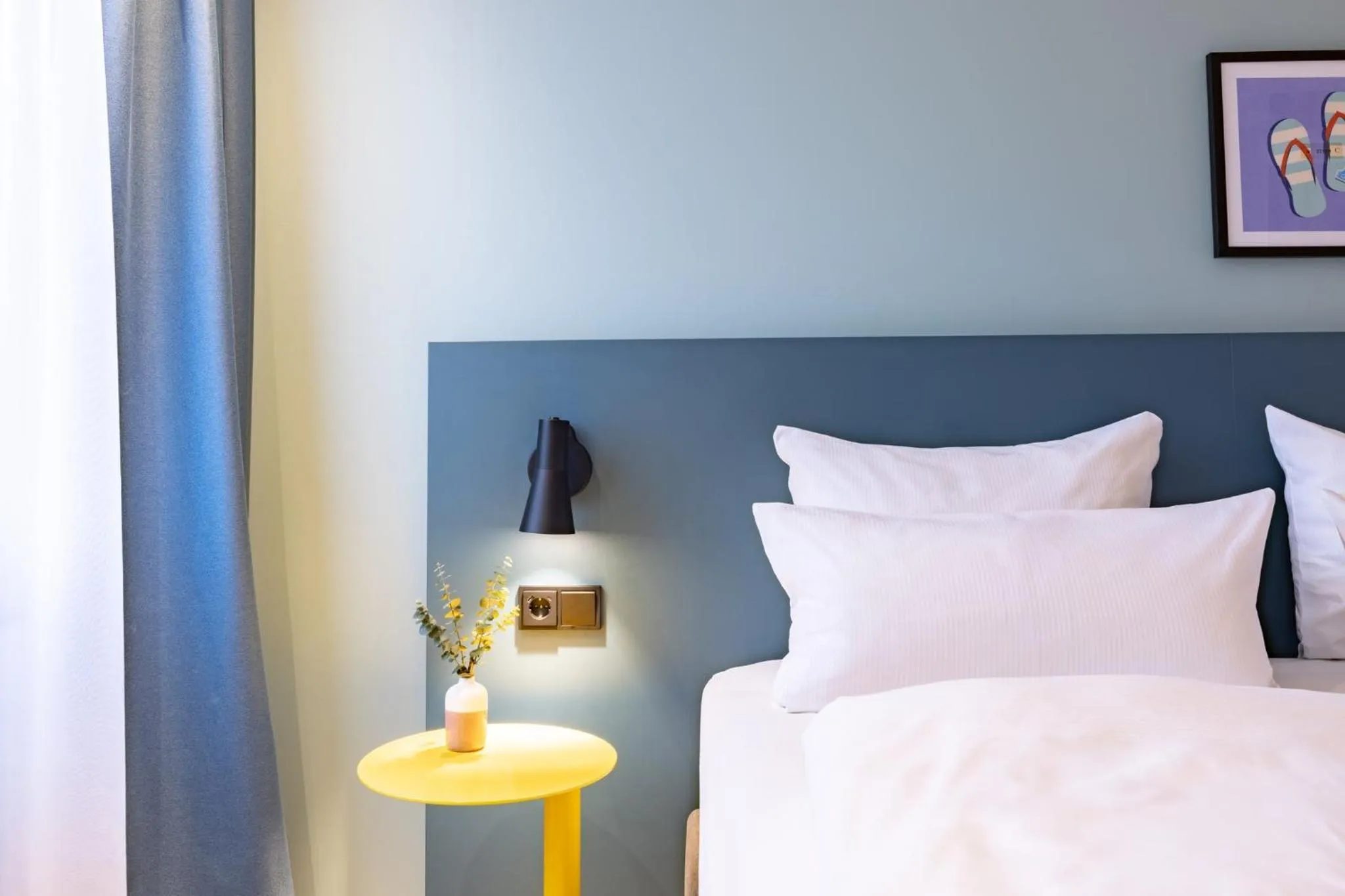 Photo of the whole room, Bed in Garner Hotel Osnabrück by IHG