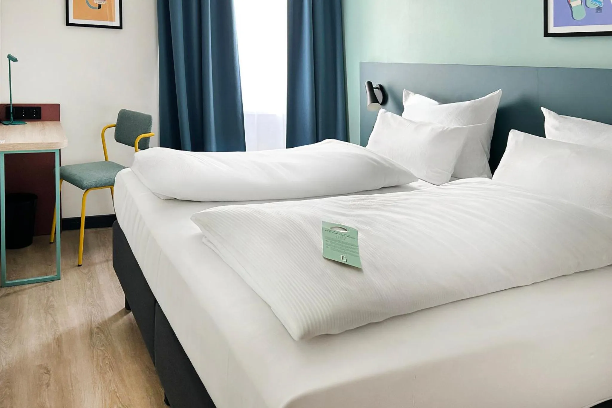 Photo of the whole room, Bed in Garner Hotel Osnabrück by IHG