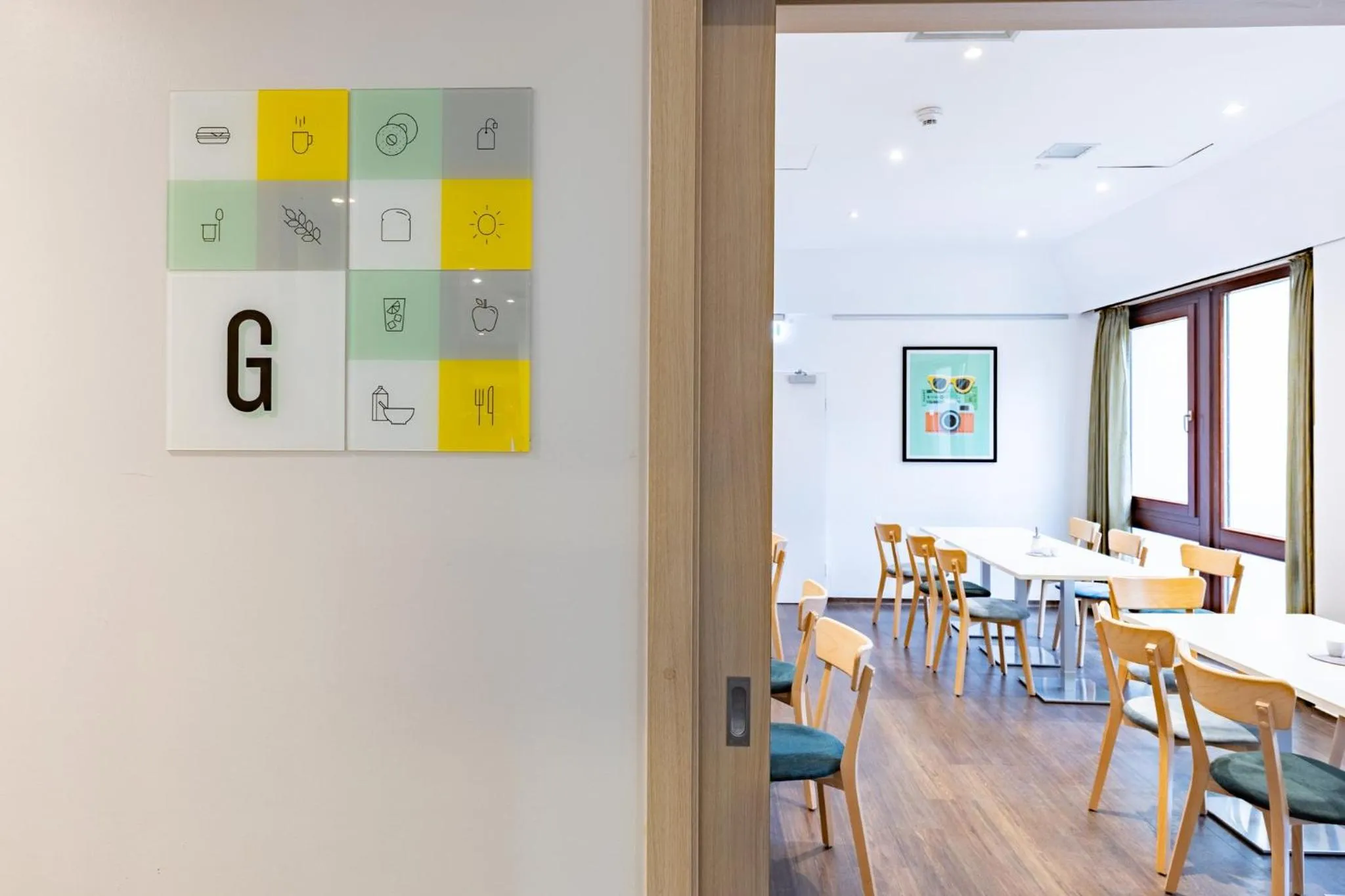 Restaurant/places to eat in Garner Hotel Osnabrück by IHG