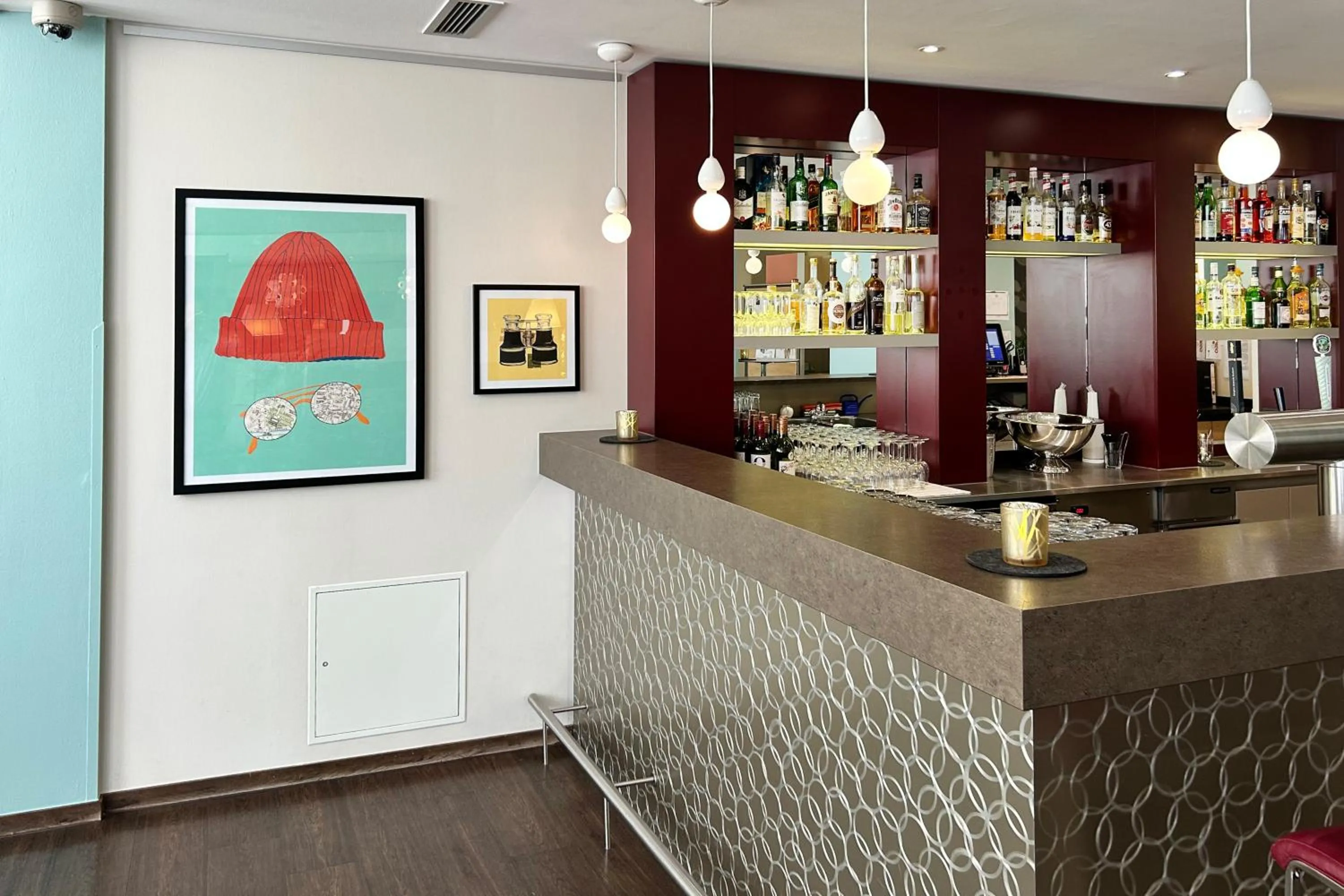 Lounge or bar in Garner Hotel Osnabrück by IHG