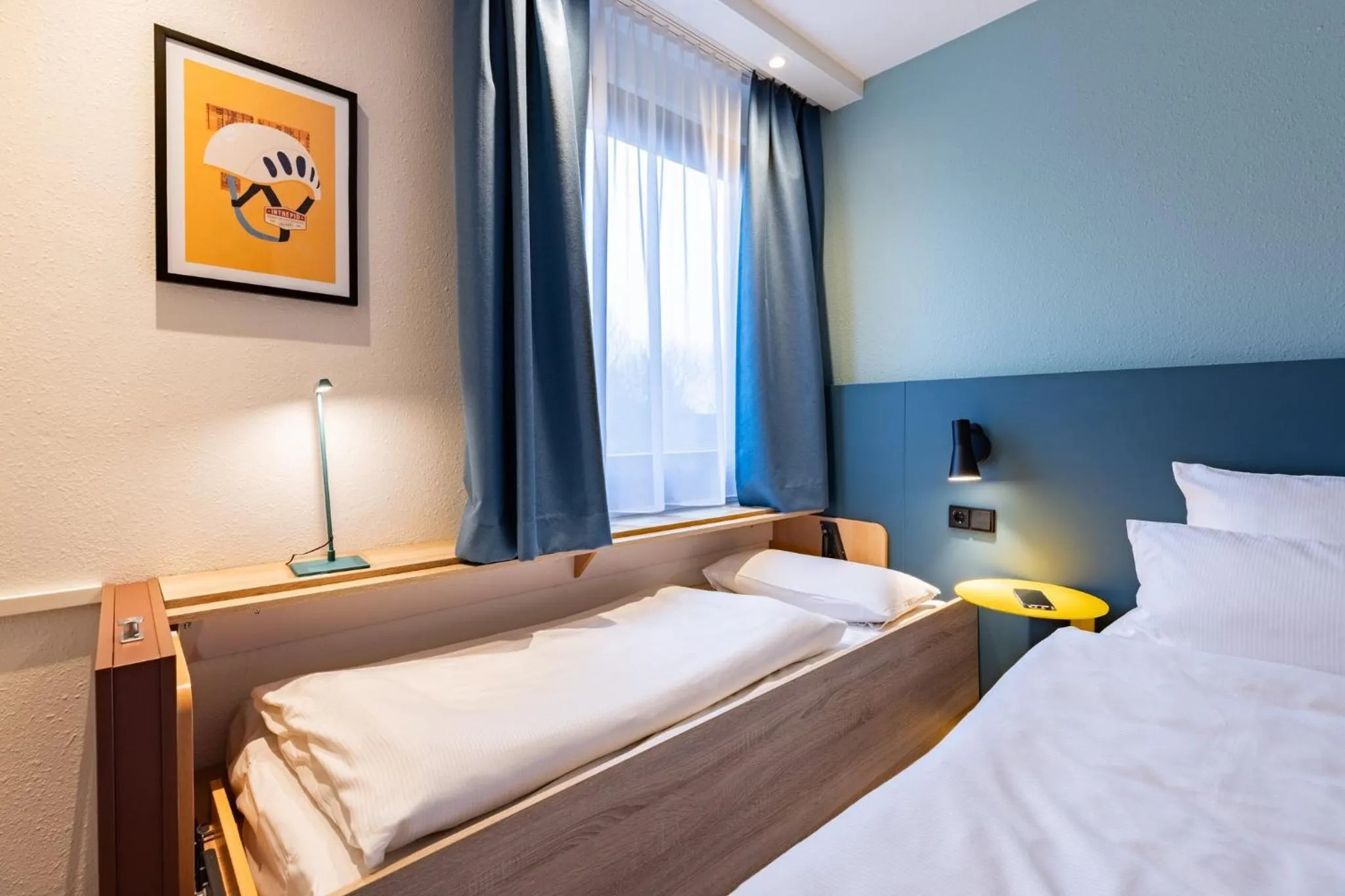 Photo of the whole room, Bed in Garner Hotel Osnabrück by IHG