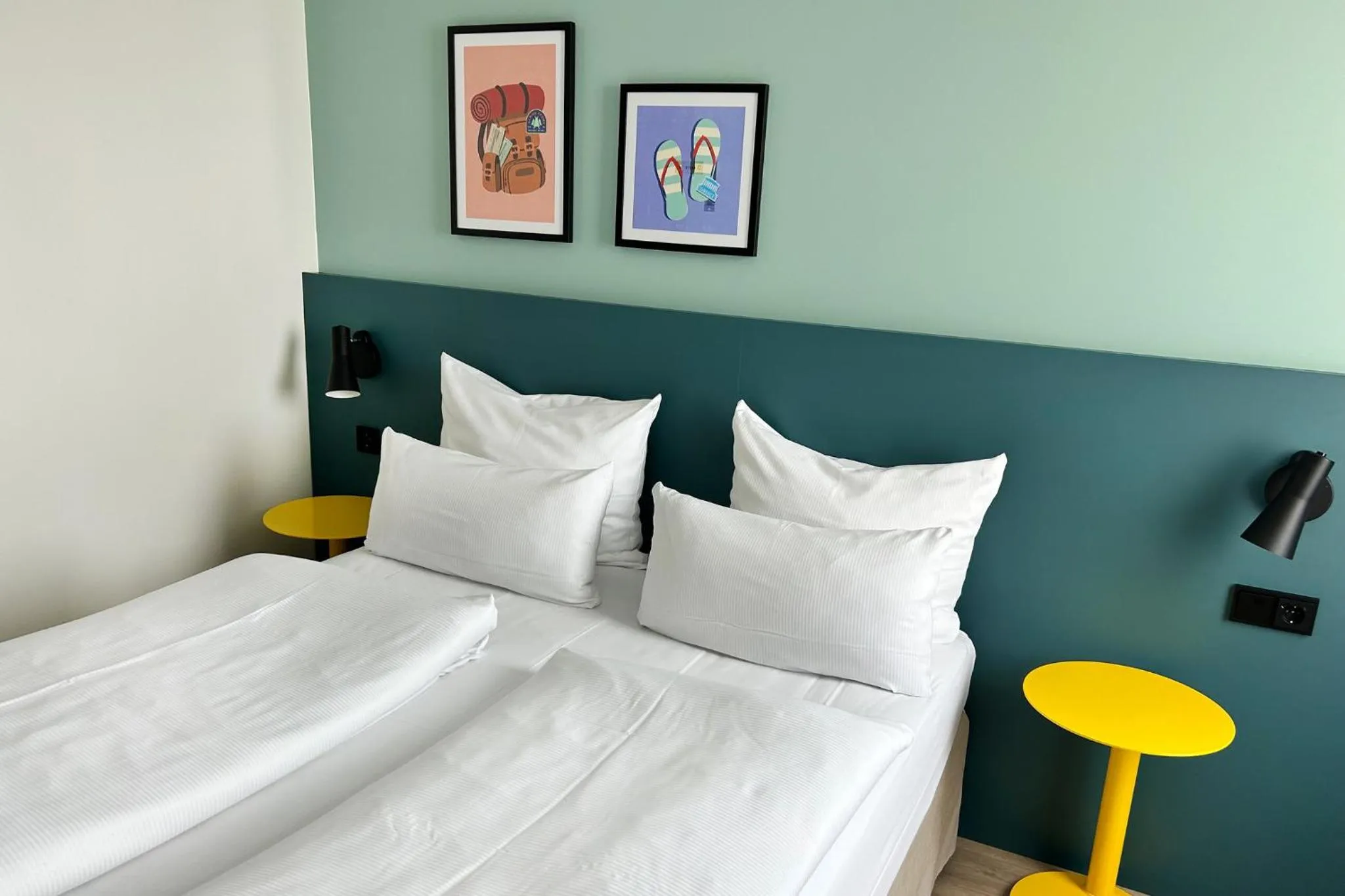 Photo of the whole room, Bed in Garner Hotel Osnabrück by IHG