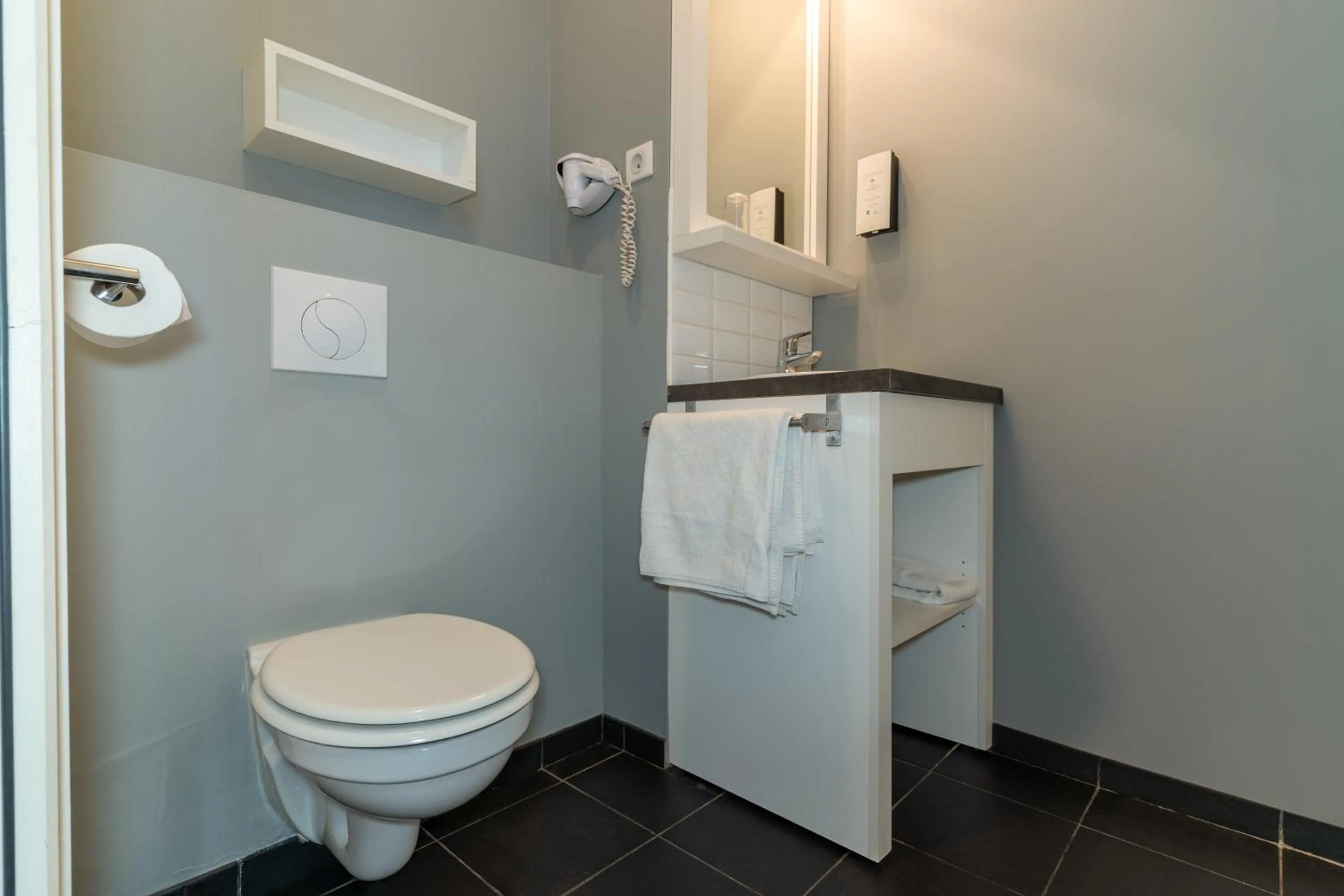 Bathroom in CALM Appart' & Hostel