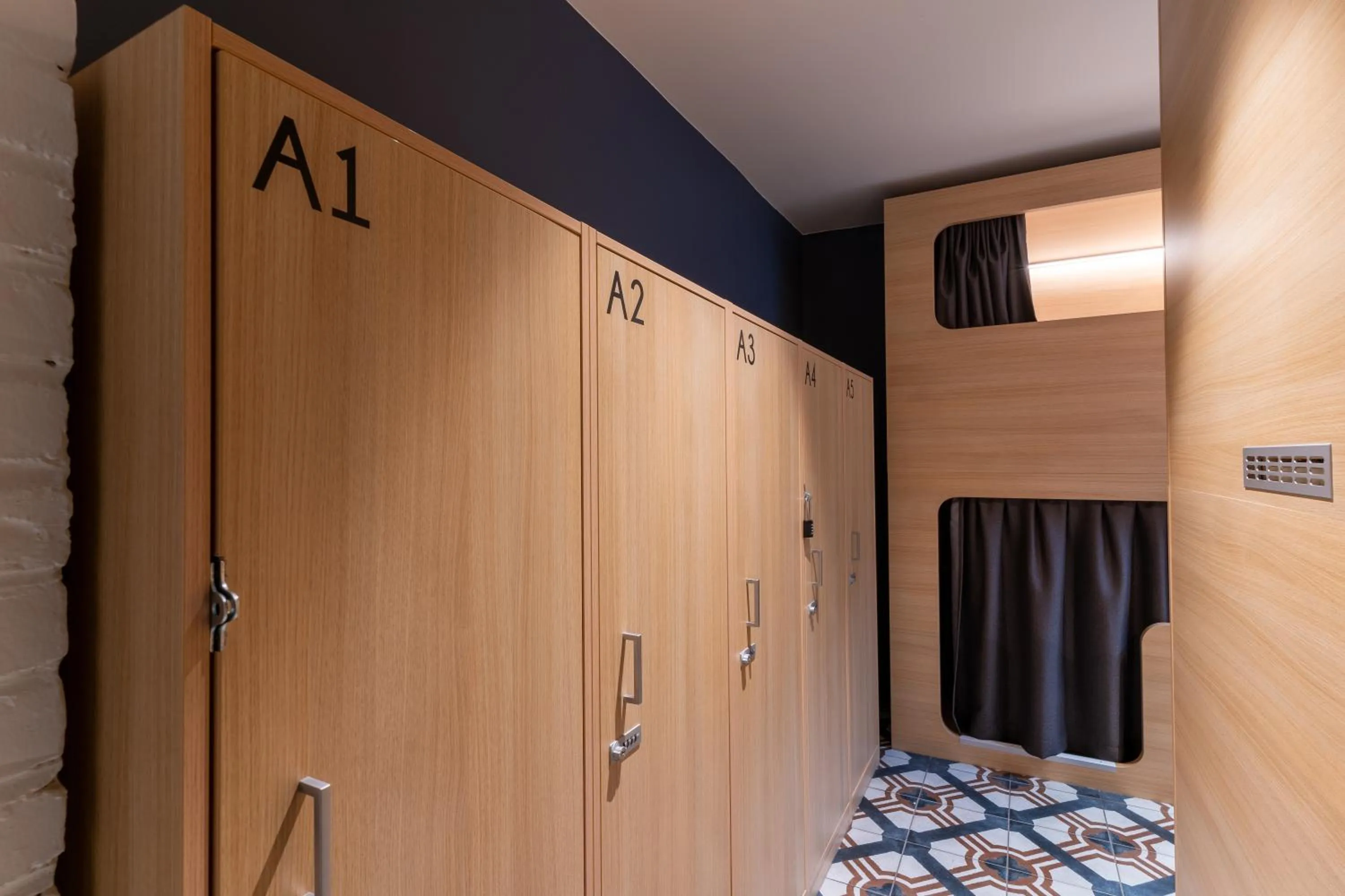 microwave in CALM Appart' & Hostel