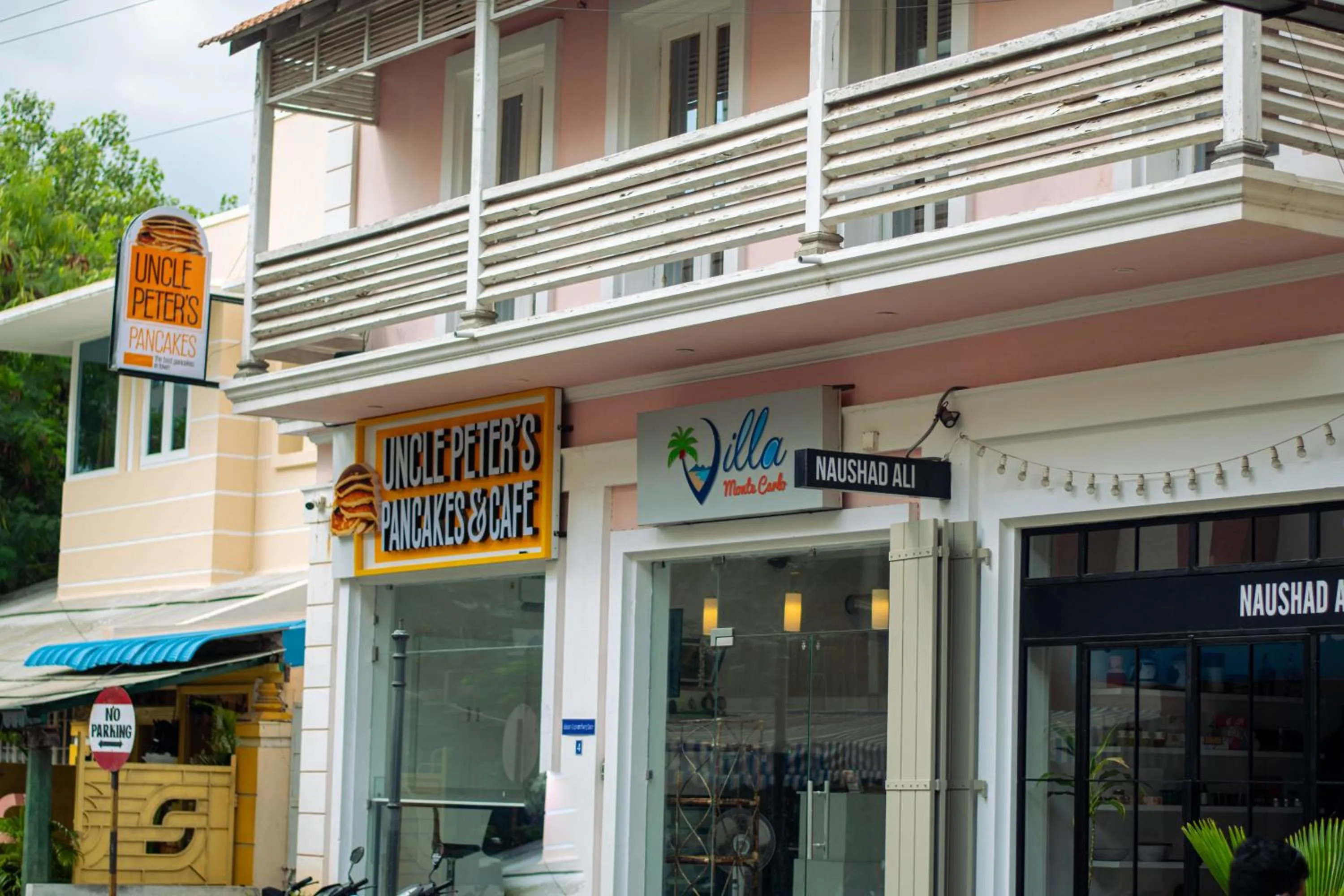 Facade/entrance in Villa Montecarlo