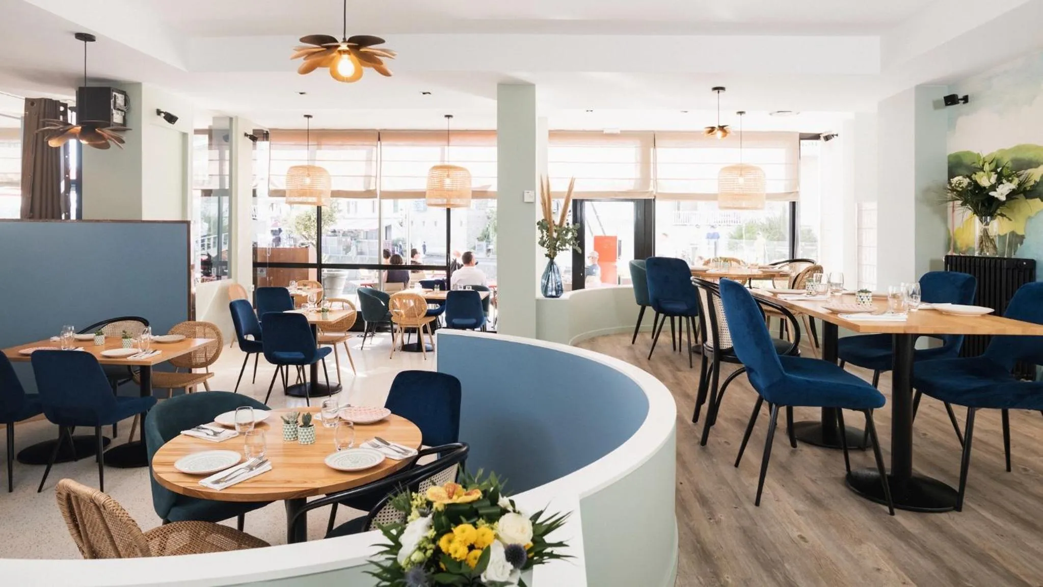 Restaurant/places to eat in Hôtel De La Vallée