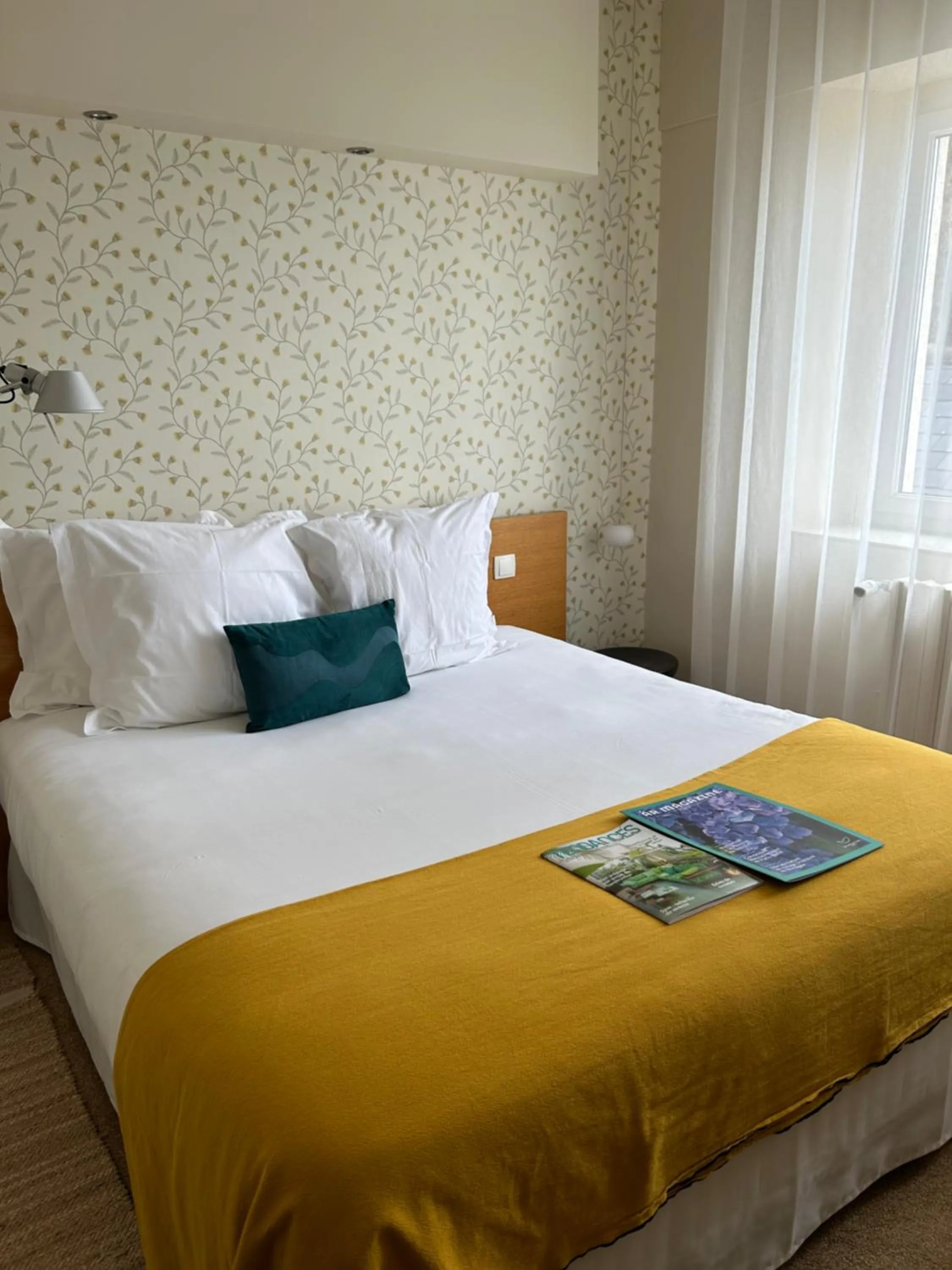 Bed in Hôtel De La Vallée