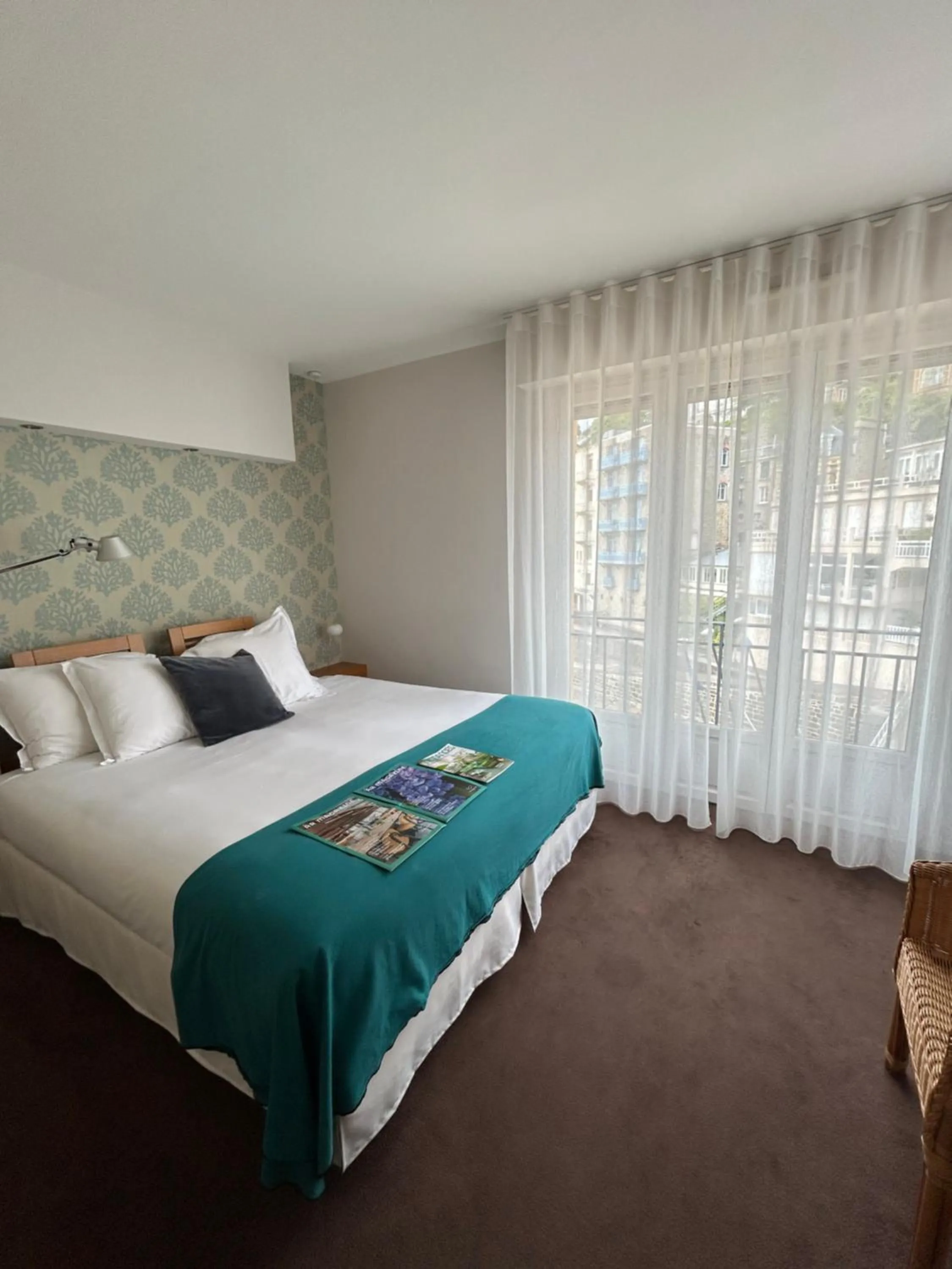 Bed in Hôtel De La Vallée