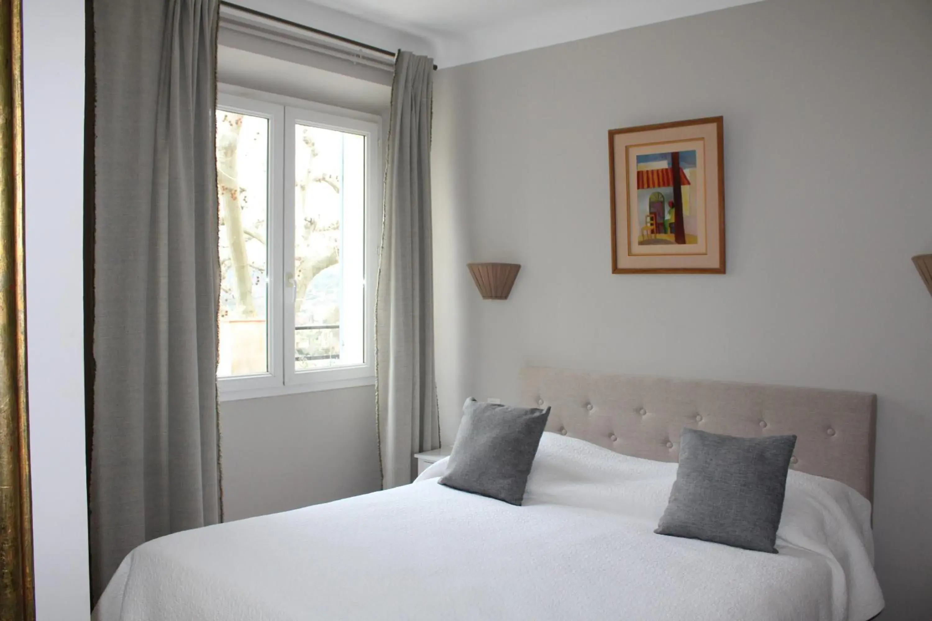 Comfort Twin Room in Hotellerie de l'Esplanade Comfort Twin Room in Hotellerie de l'Esplanade