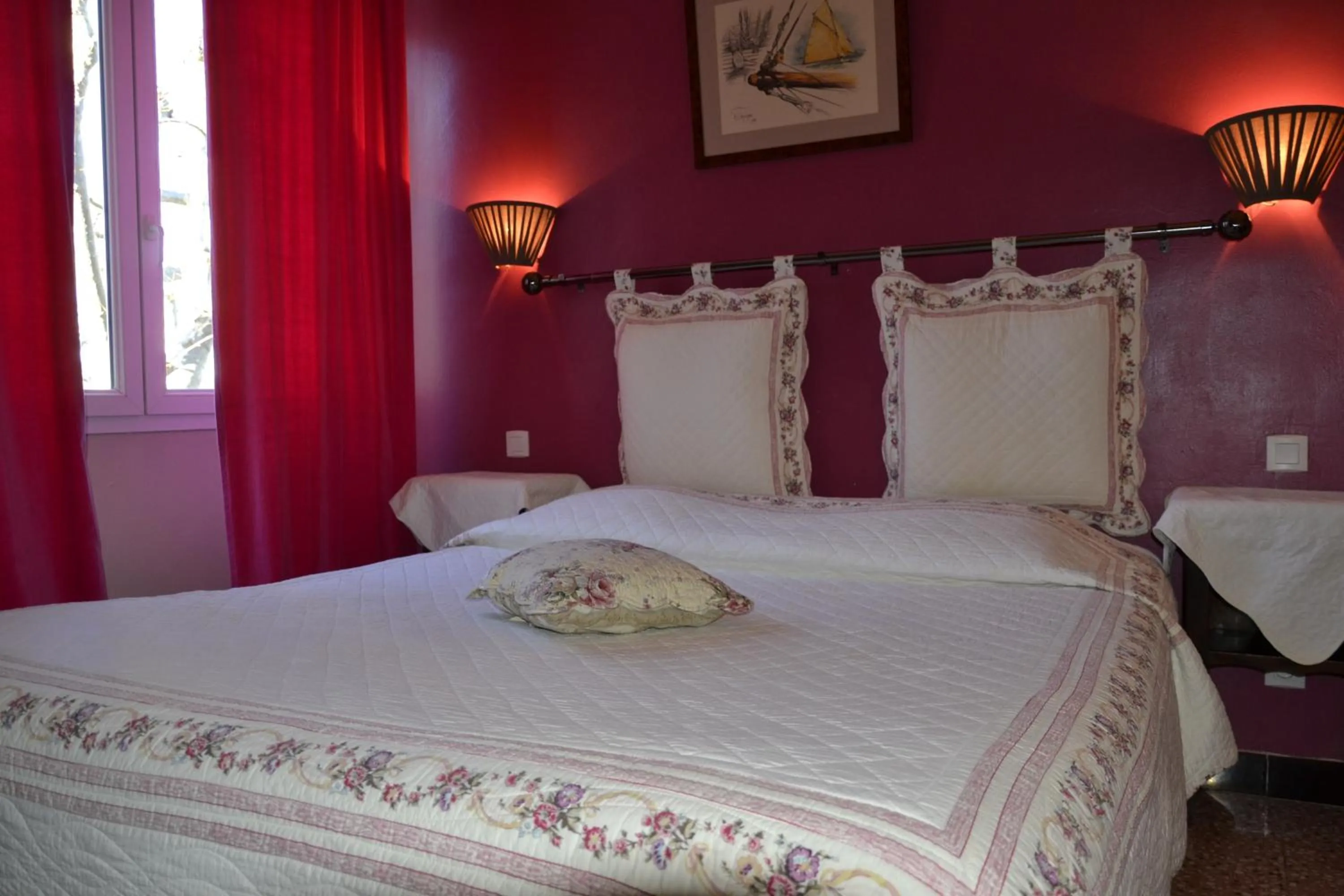 Decorative detail, Bed in Hotellerie de l'Esplanade