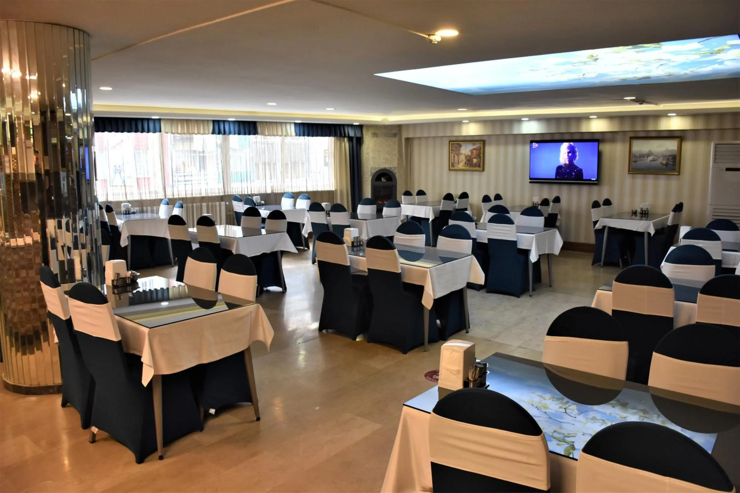 Restaurant/places to eat in DİNAR HOTEL