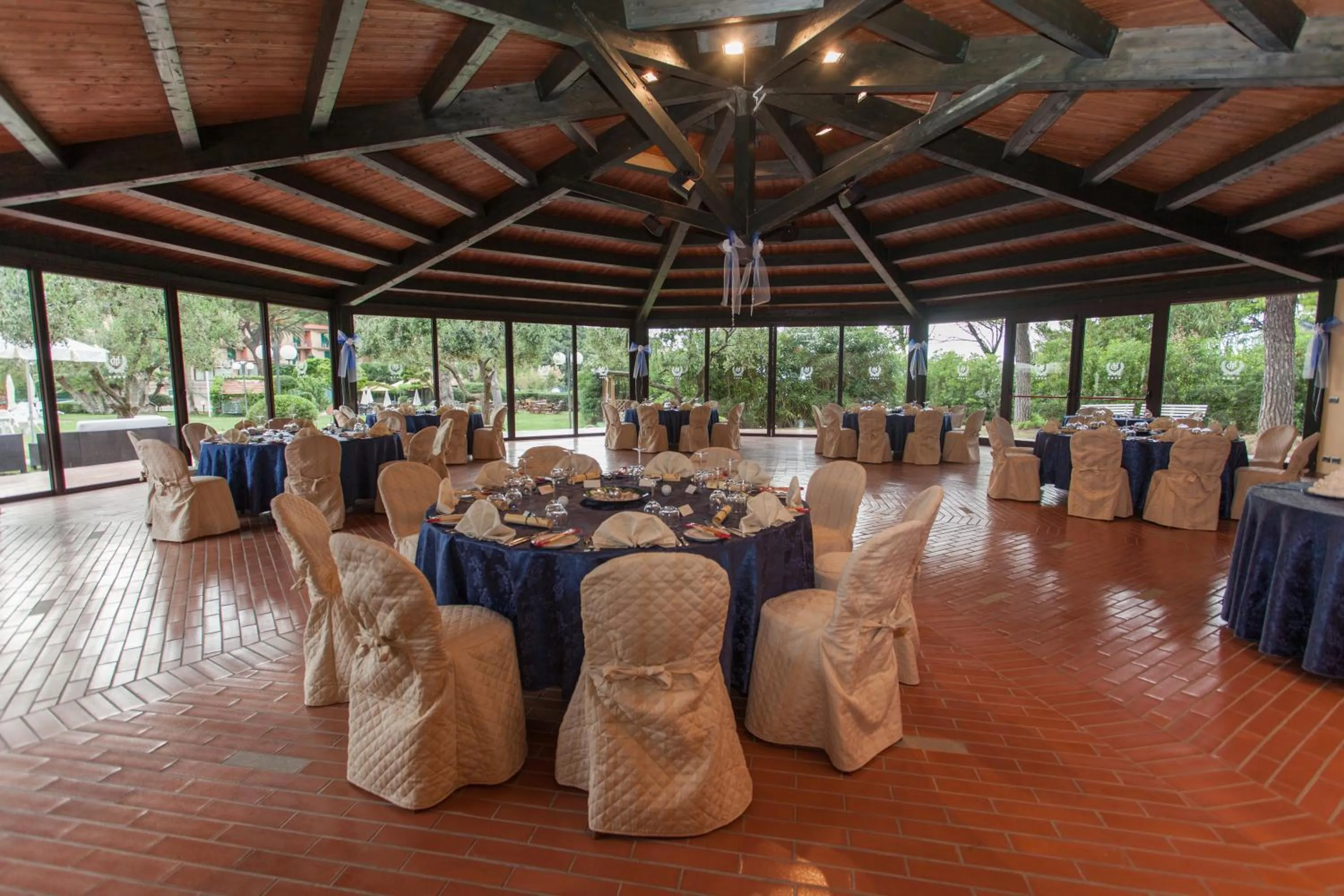 Banquet/Function facilities in Hotel Desiree