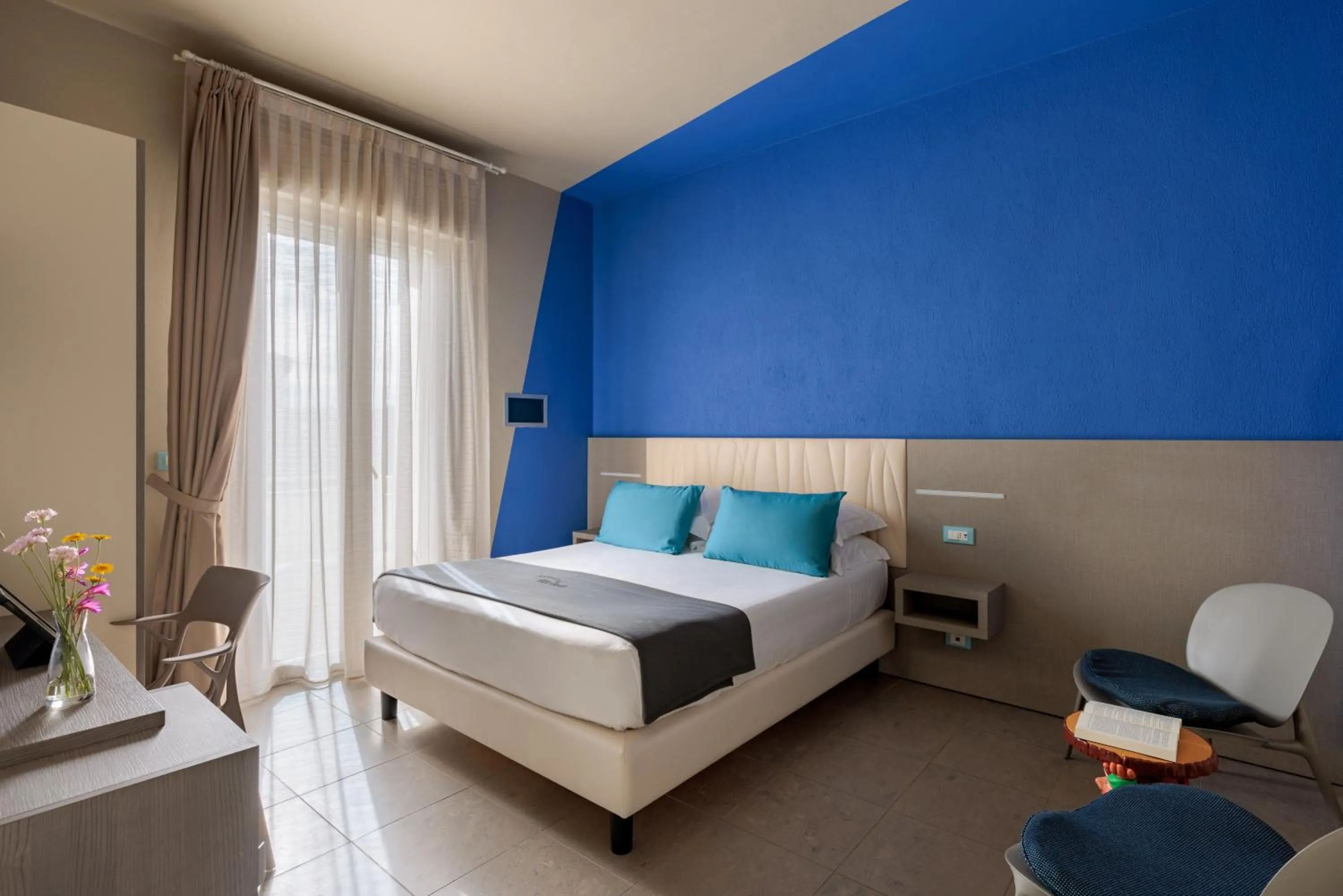 Bedroom, Bed in Hotel Nina