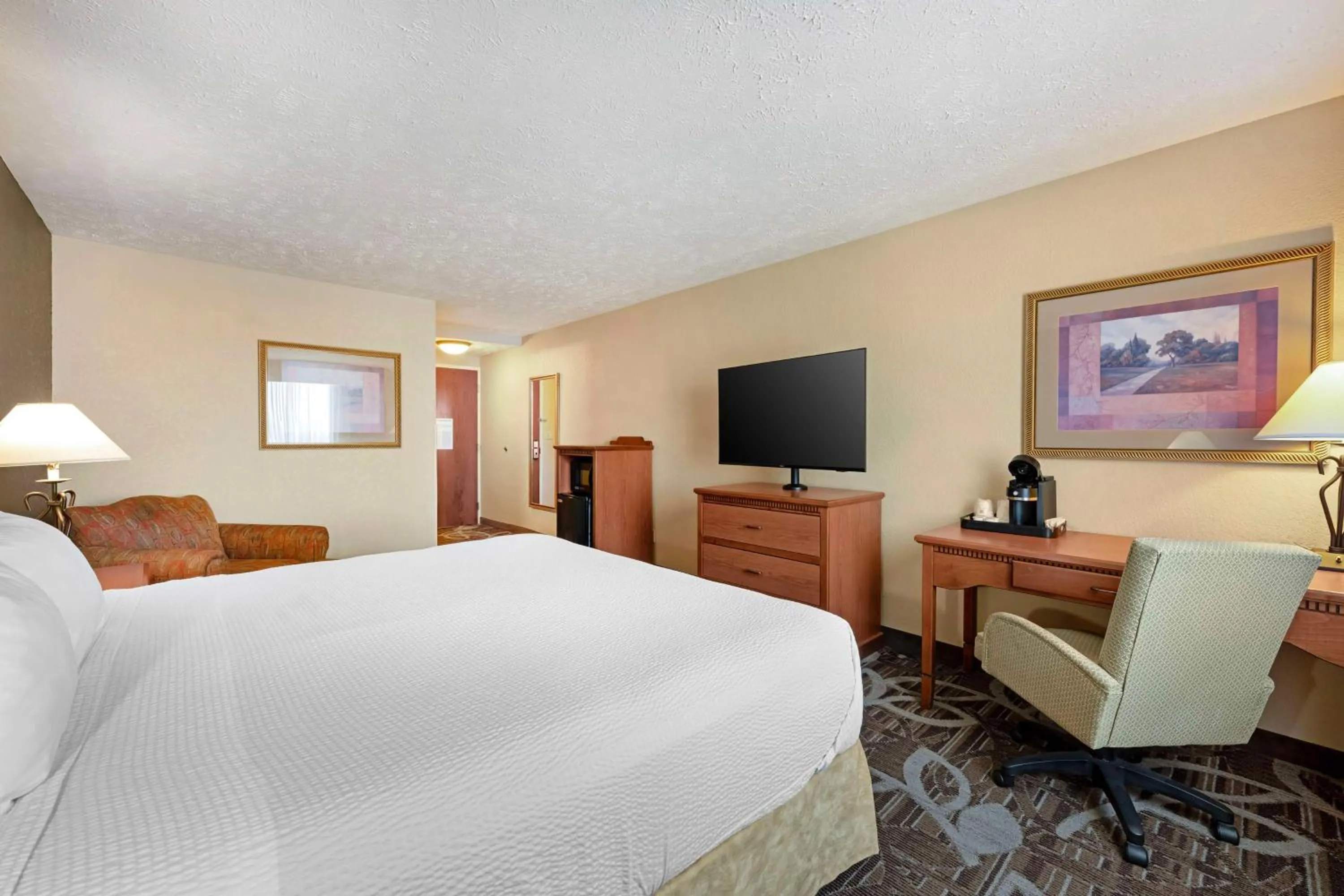 Bedroom, Bed in Best Western Plus Mid Nebraska Inn & Suites