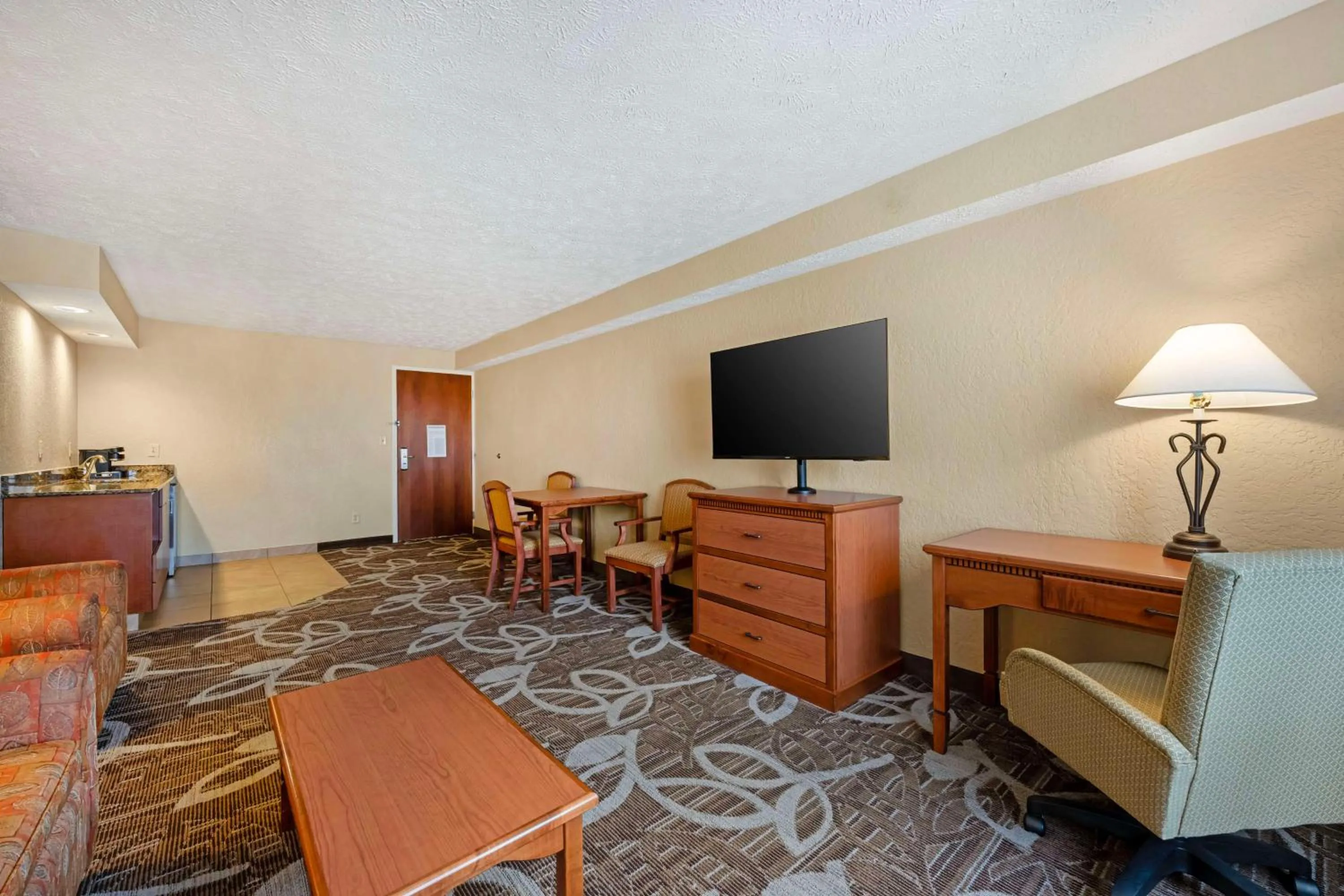 Bedroom in Best Western Plus Mid Nebraska Inn & Suites