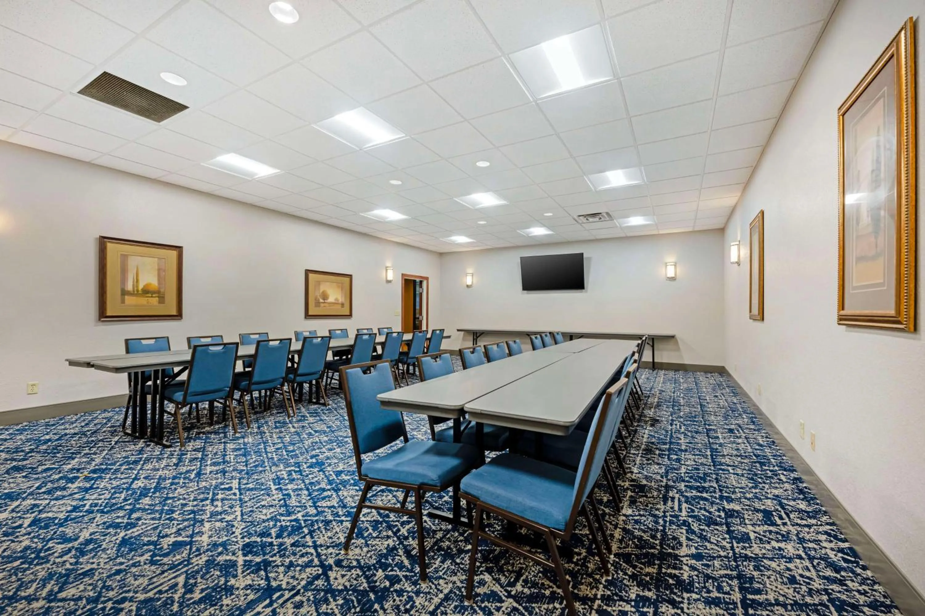 Meeting/conference room in Best Western Plus Mid Nebraska Inn & Suites