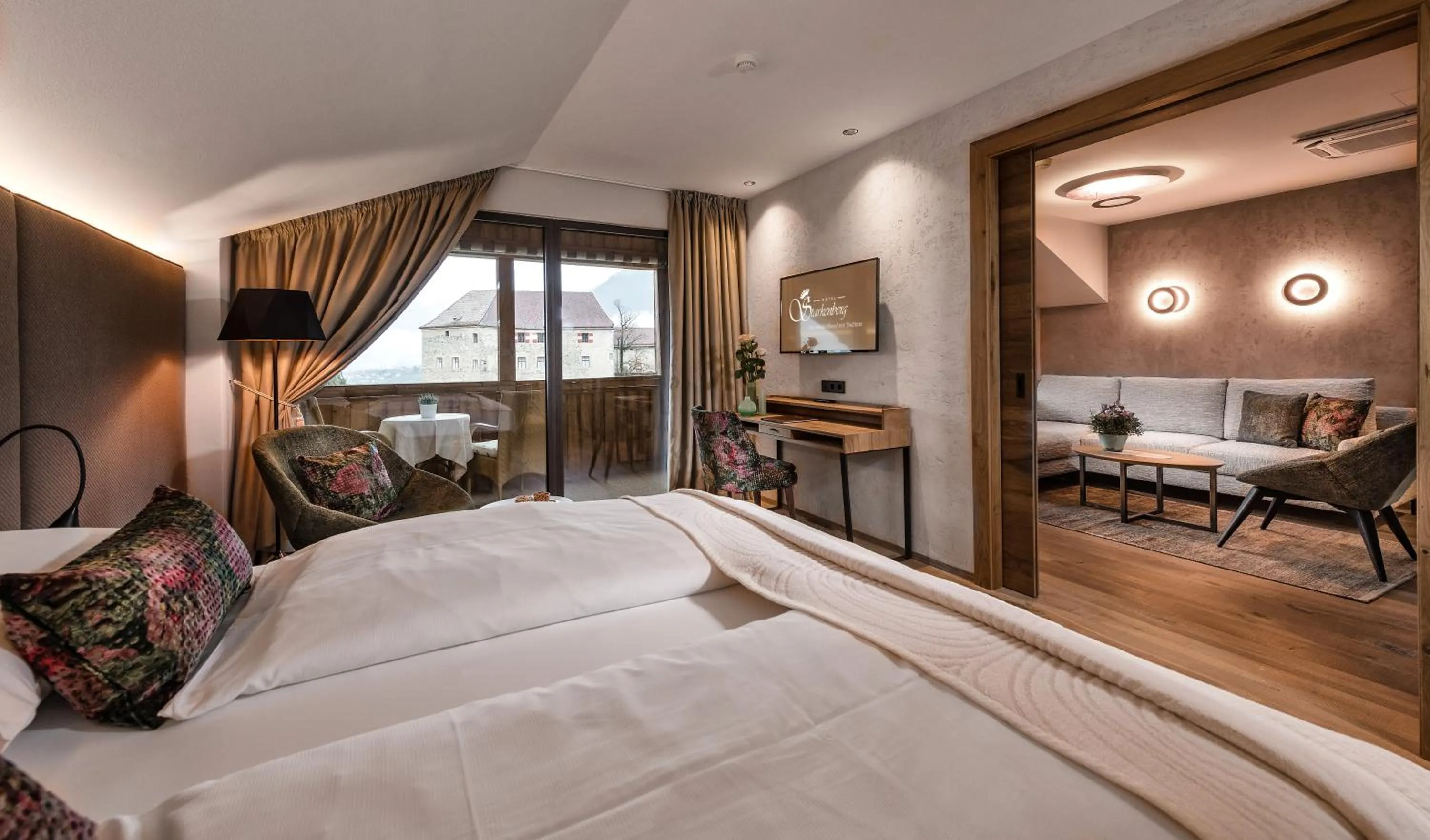 Bed in Hotel Starkenberg