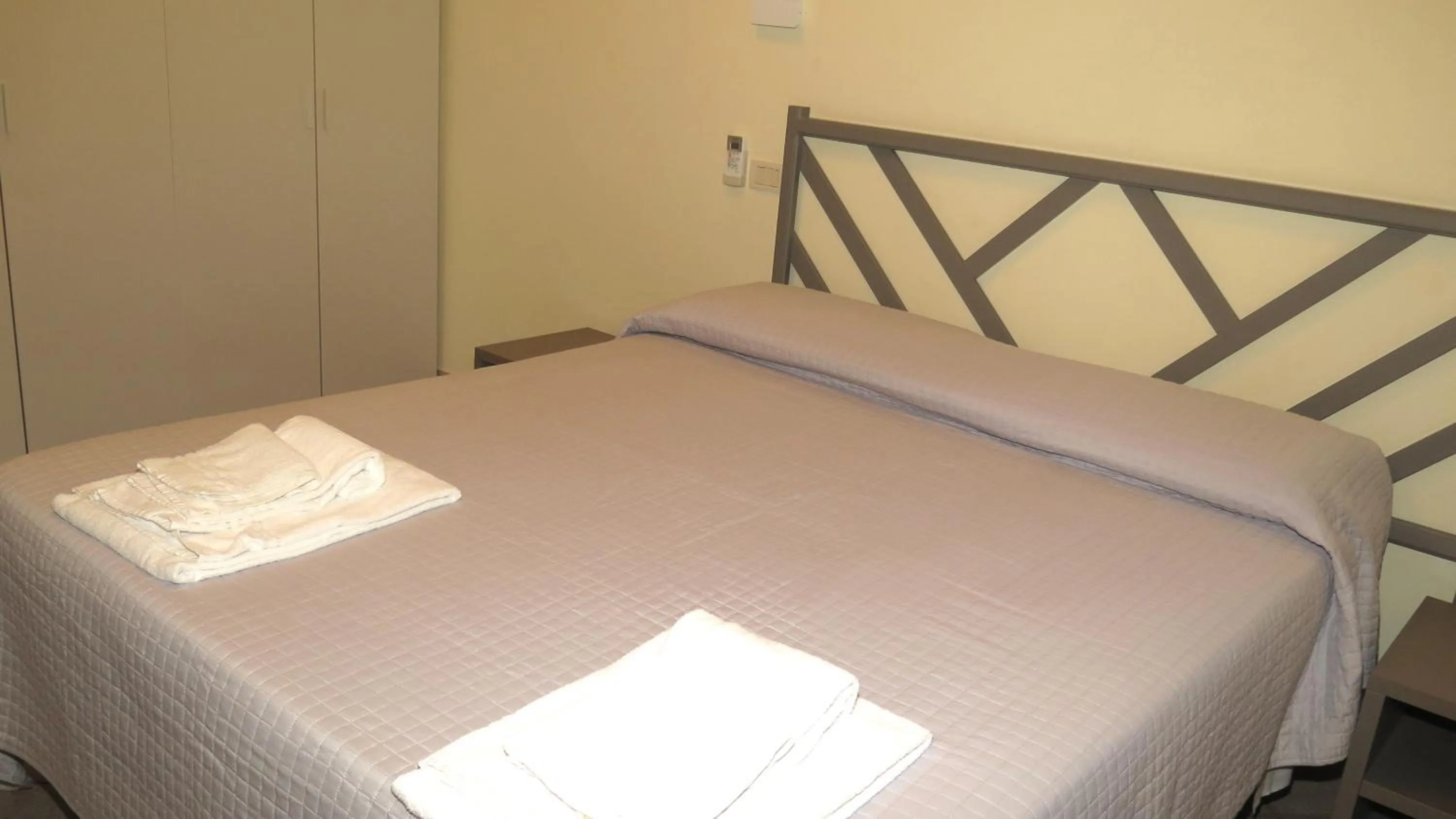 Bed in Residenza Turistico Alberghiera Corallo